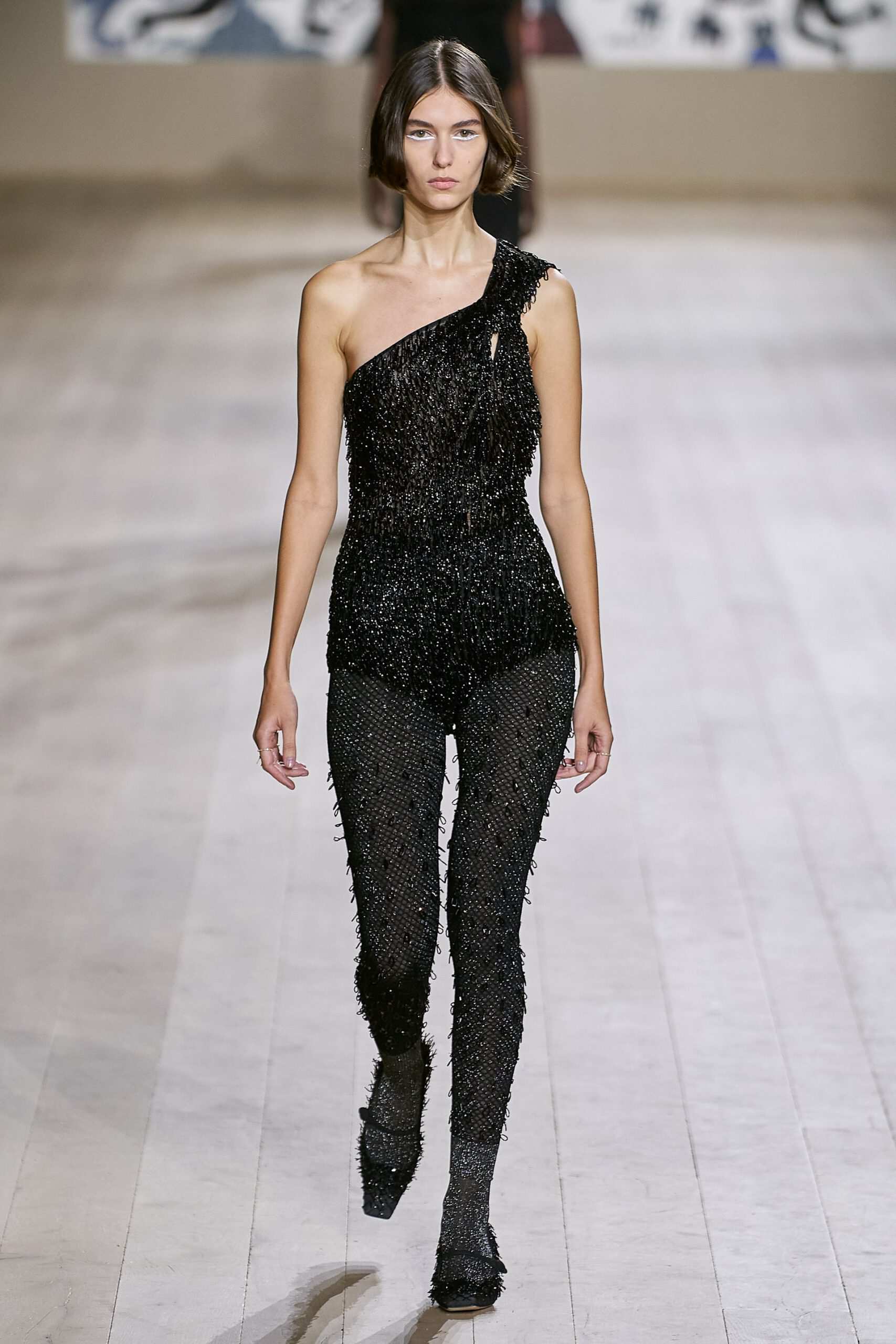 Hinh anh Christian Dior Haute Couture Xuân-Hè 2022: Phá vỡ ranh giới giữa nghệ thuật và thủ công tinh xảo trong địa hạt Haute Couture 14