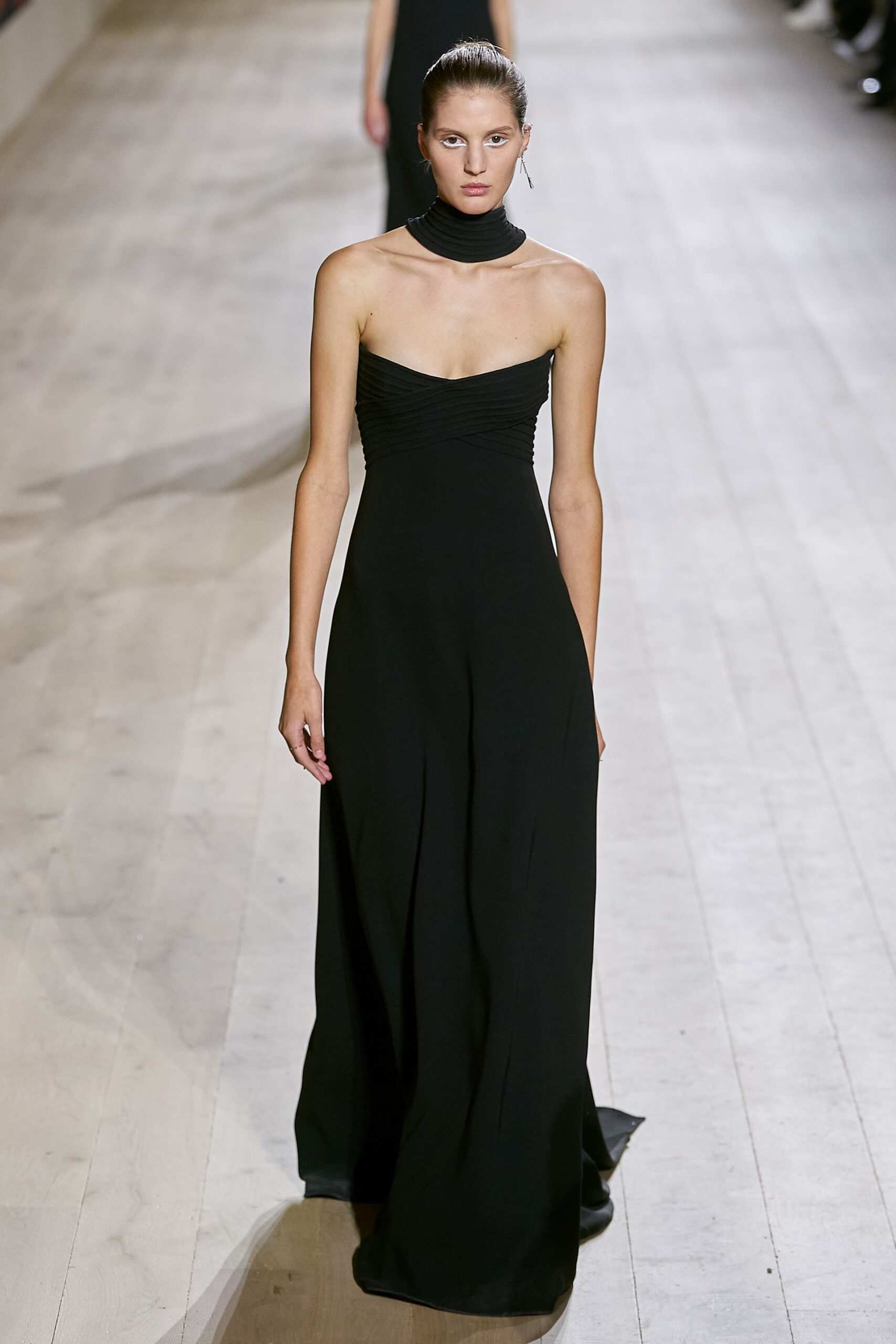 Hinh anh Christian Dior Haute Couture Xuân-Hè 2022: Phá vỡ ranh giới giữa nghệ thuật và thủ công tinh xảo trong địa hạt Haute Couture 13