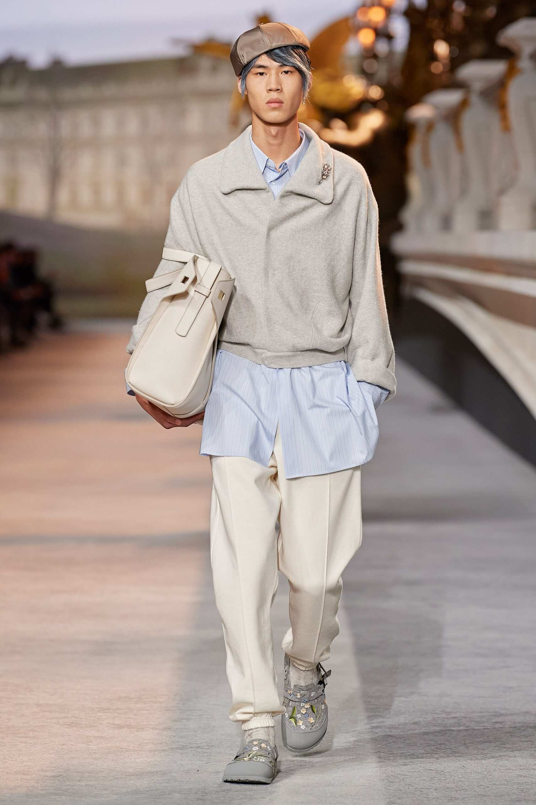 Hinh anh Dior Men Fall 2022/2023: Đường băng kỷ niệm 75 năm ra mắt New Look và 25 năm cống hiến của Stephen Jones tại nhà mốt 17