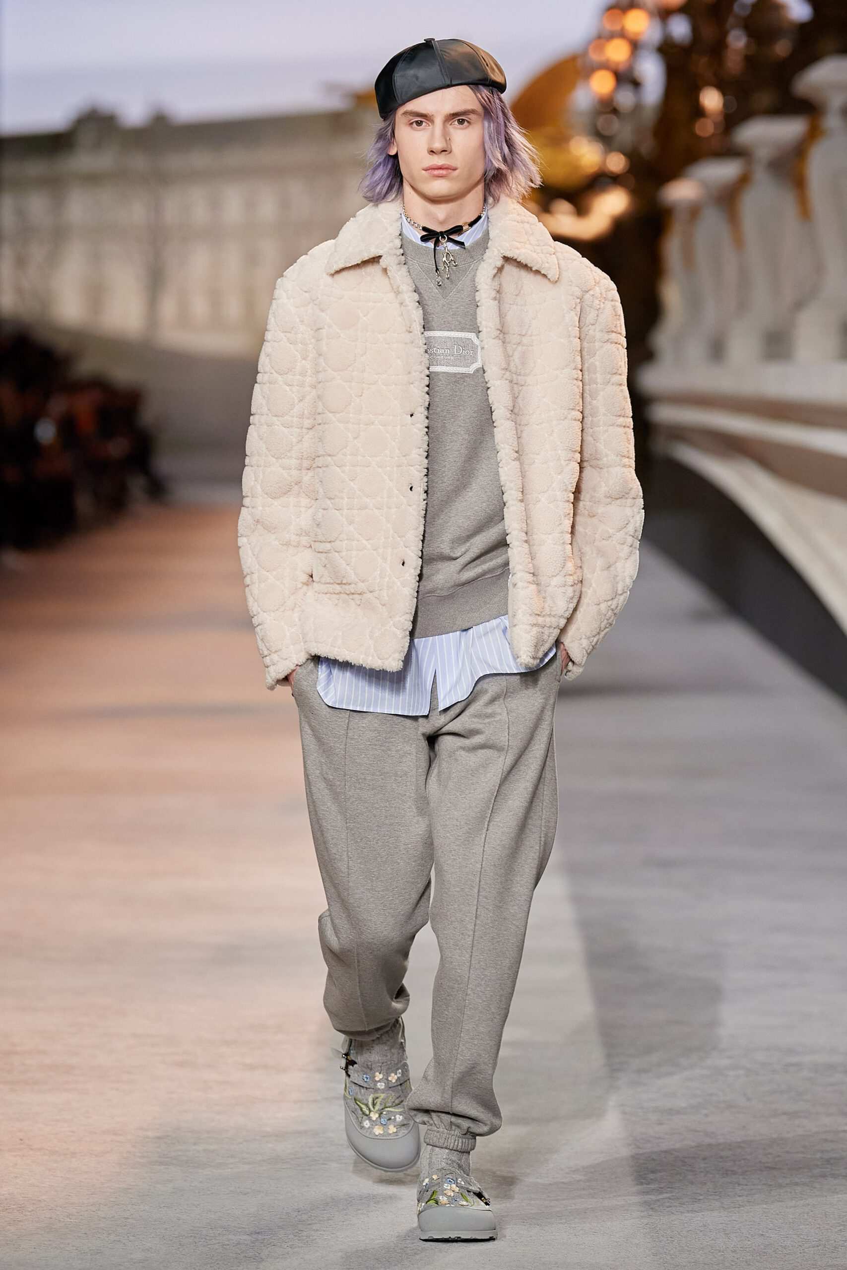 Hinh anh Dior Men Fall 2022/2023: Đường băng kỷ niệm 75 năm ra mắt New Look và 25 năm cống hiến của Stephen Jones tại nhà mốt 15