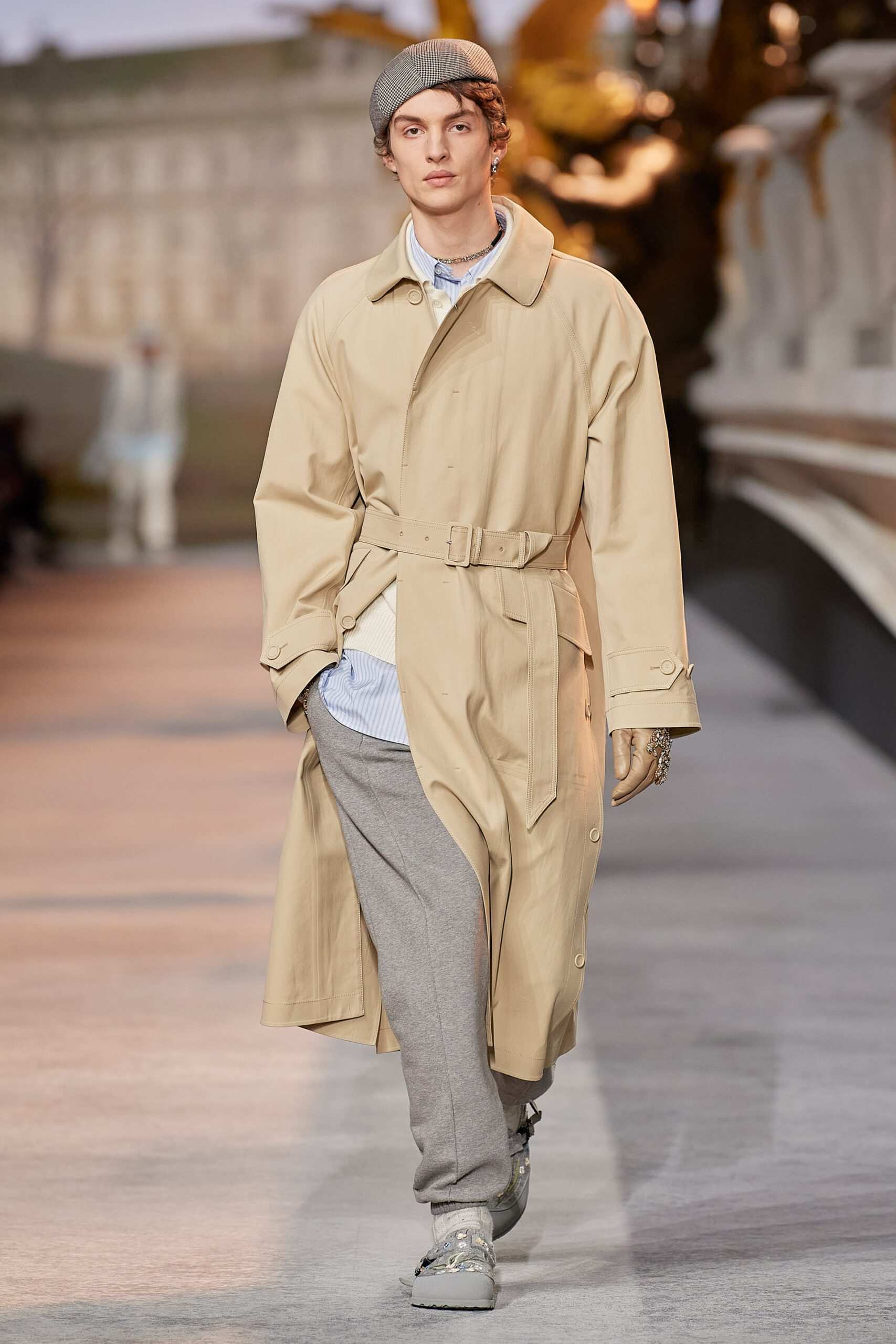 Hinh anh Dior Men Fall 2022/2023: Đường băng kỷ niệm 75 năm ra mắt New Look và 25 năm cống hiến của Stephen Jones tại nhà mốt 37