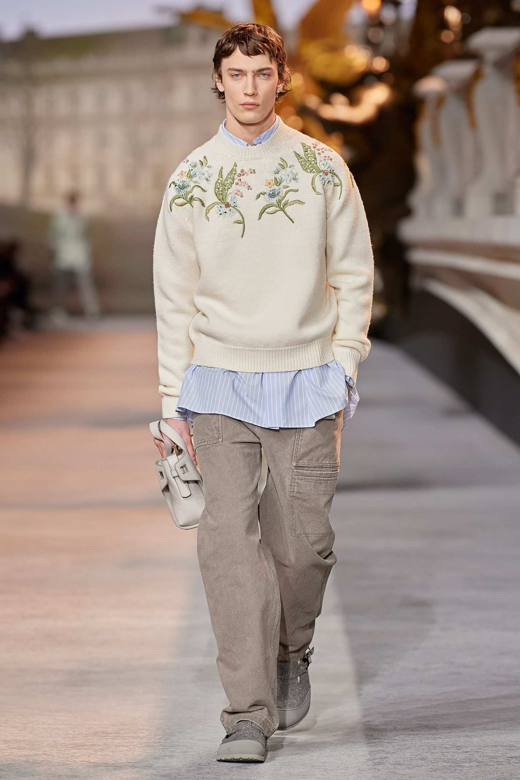 Hinh anh Dior Men Fall 2022/2023: Đường băng kỷ niệm 75 năm ra mắt New Look và 25 năm cống hiến của Stephen Jones tại nhà mốt 21