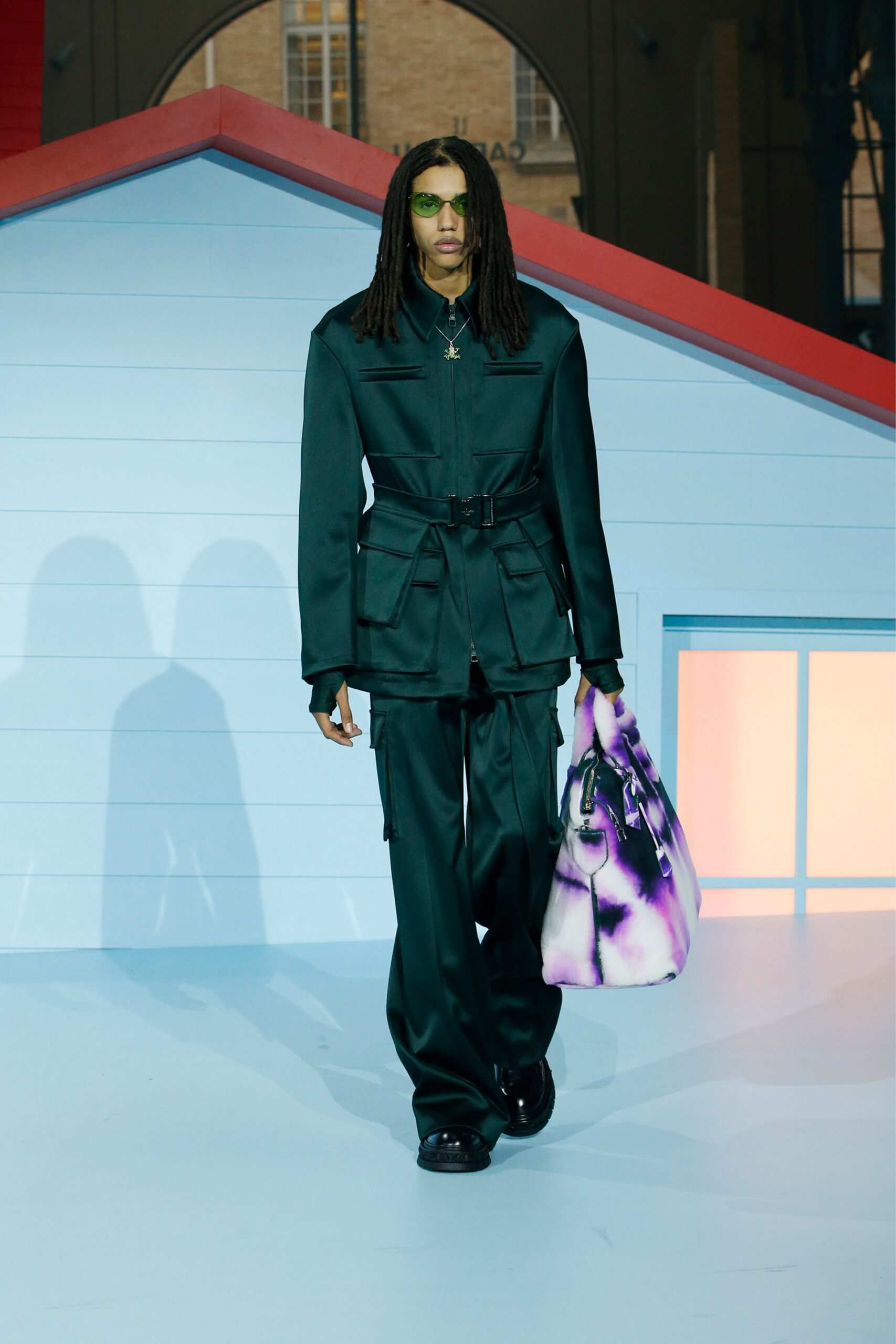 Hinh anh Louis Vuitton Menswear Thu-Đông 2022: Cuộc sống ở thiên đường của Virgil Abloh sẽ ra sao? 50