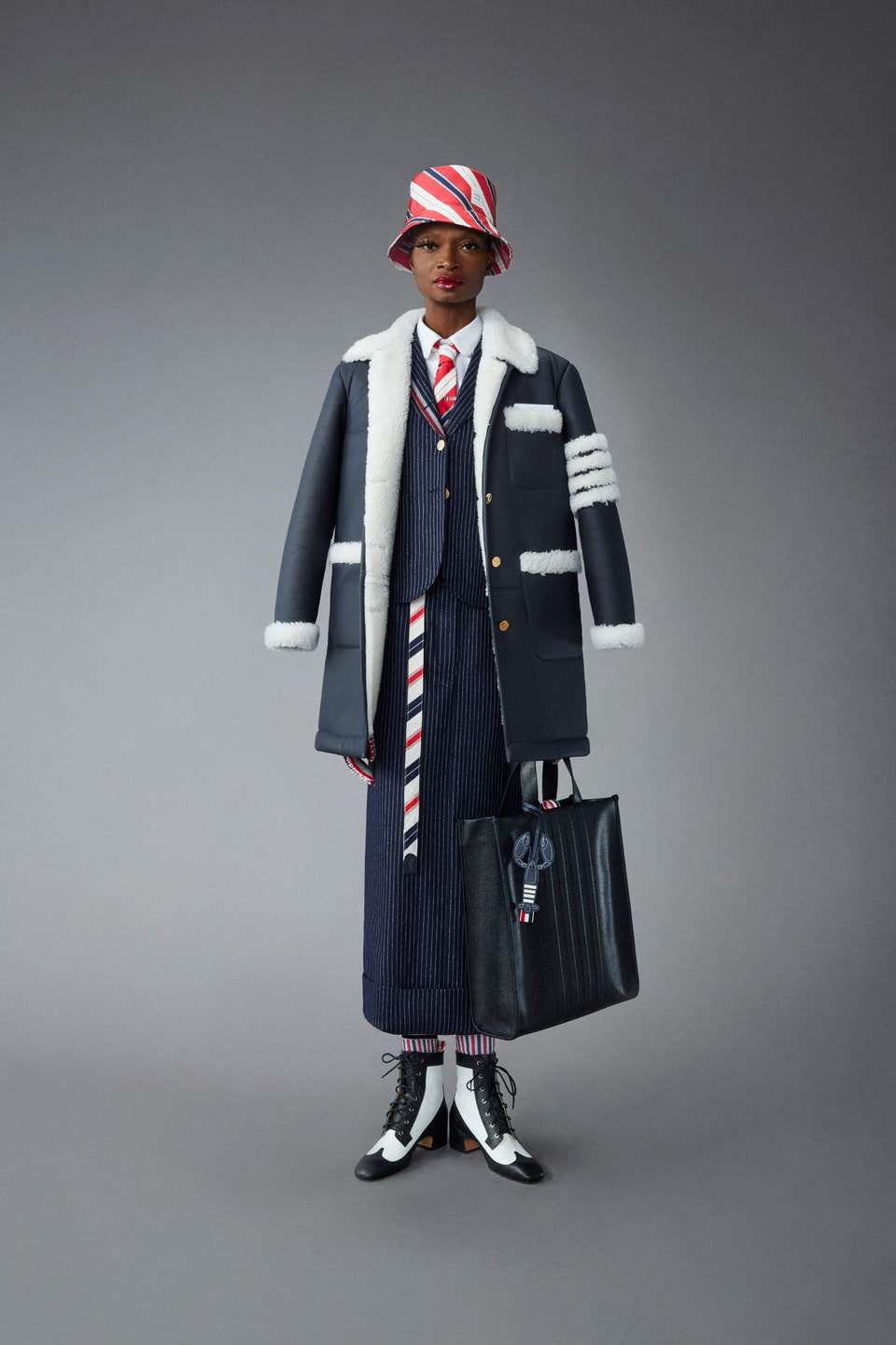 Hinh anh Thom Browne Chớm Thu 2022: Khi “ông hoàng” của đế chế menswear đương đại khẳng định lại vị thế 31