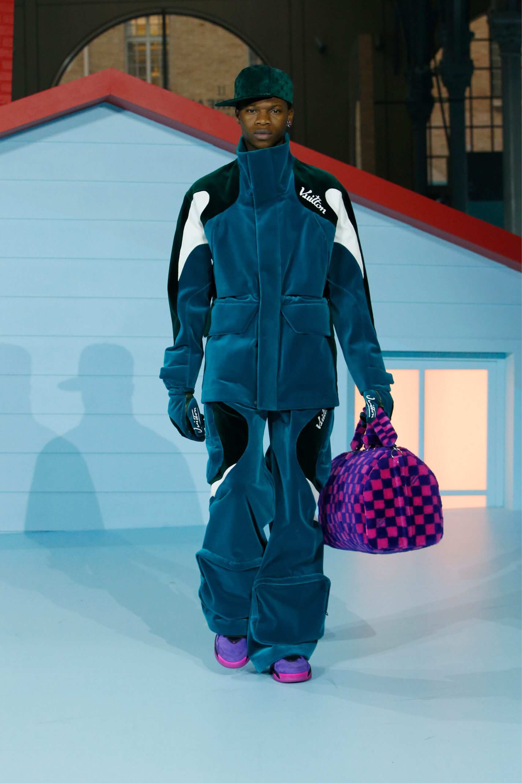 Hinh anh Louis Vuitton Menswear Thu-Đông 2022: Cuộc sống ở thiên đường của Virgil Abloh sẽ ra sao? 25