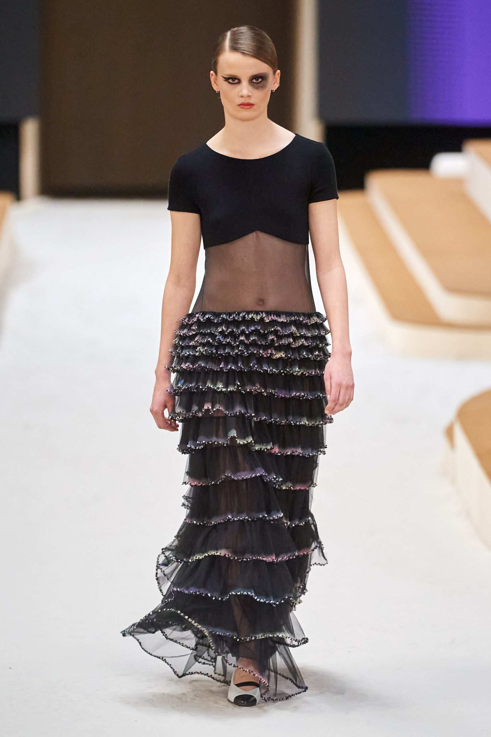 Hinh anh Chanel Haute Couture Xuân Hè 2022: Sự thanh tao đầy tính nữ được gợi mở giữa lần ranh vừa thật vừa ảo 32