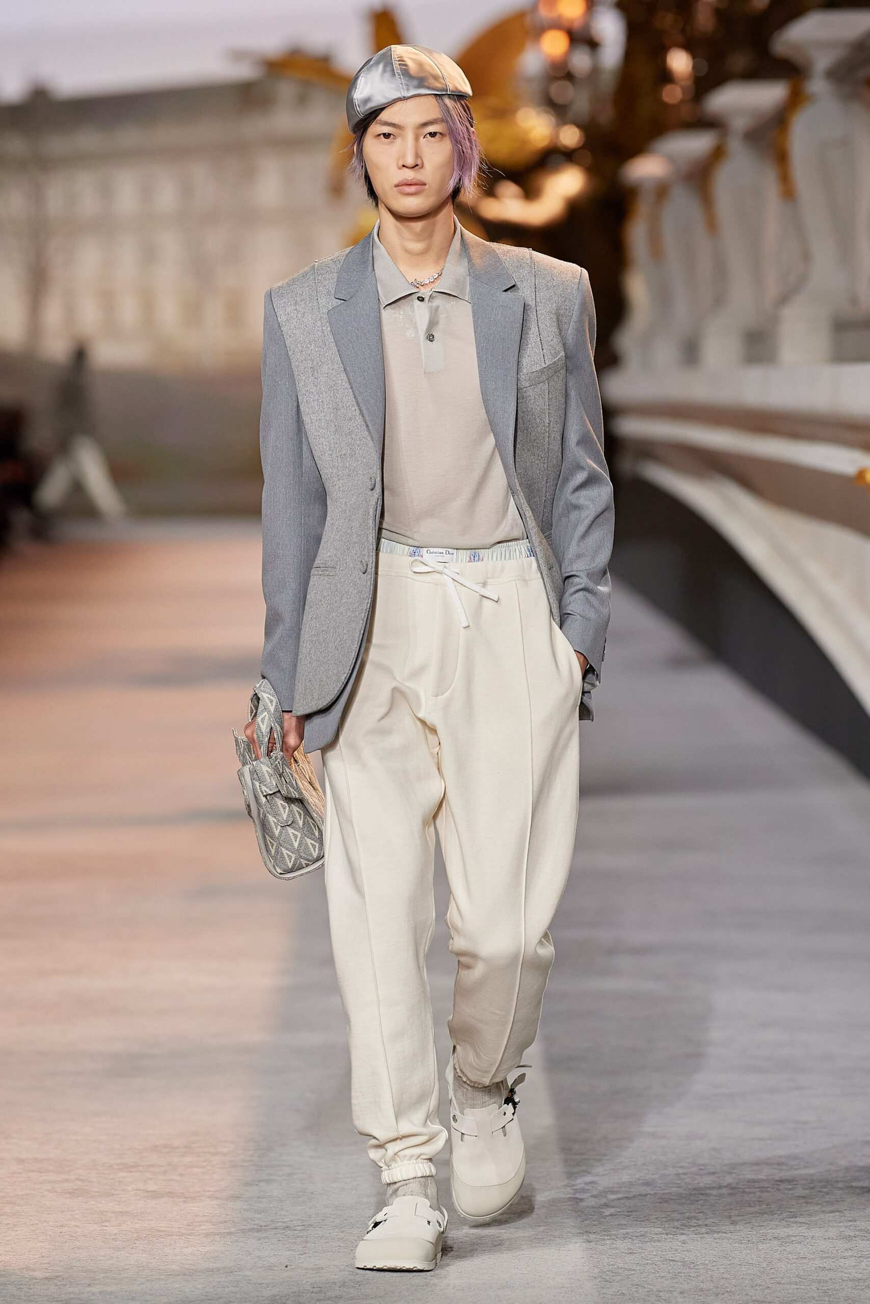 Hinh anh Dior Men Fall 2022/2023: Đường băng kỷ niệm 75 năm ra mắt New Look và 25 năm cống hiến của Stephen Jones tại nhà mốt 44