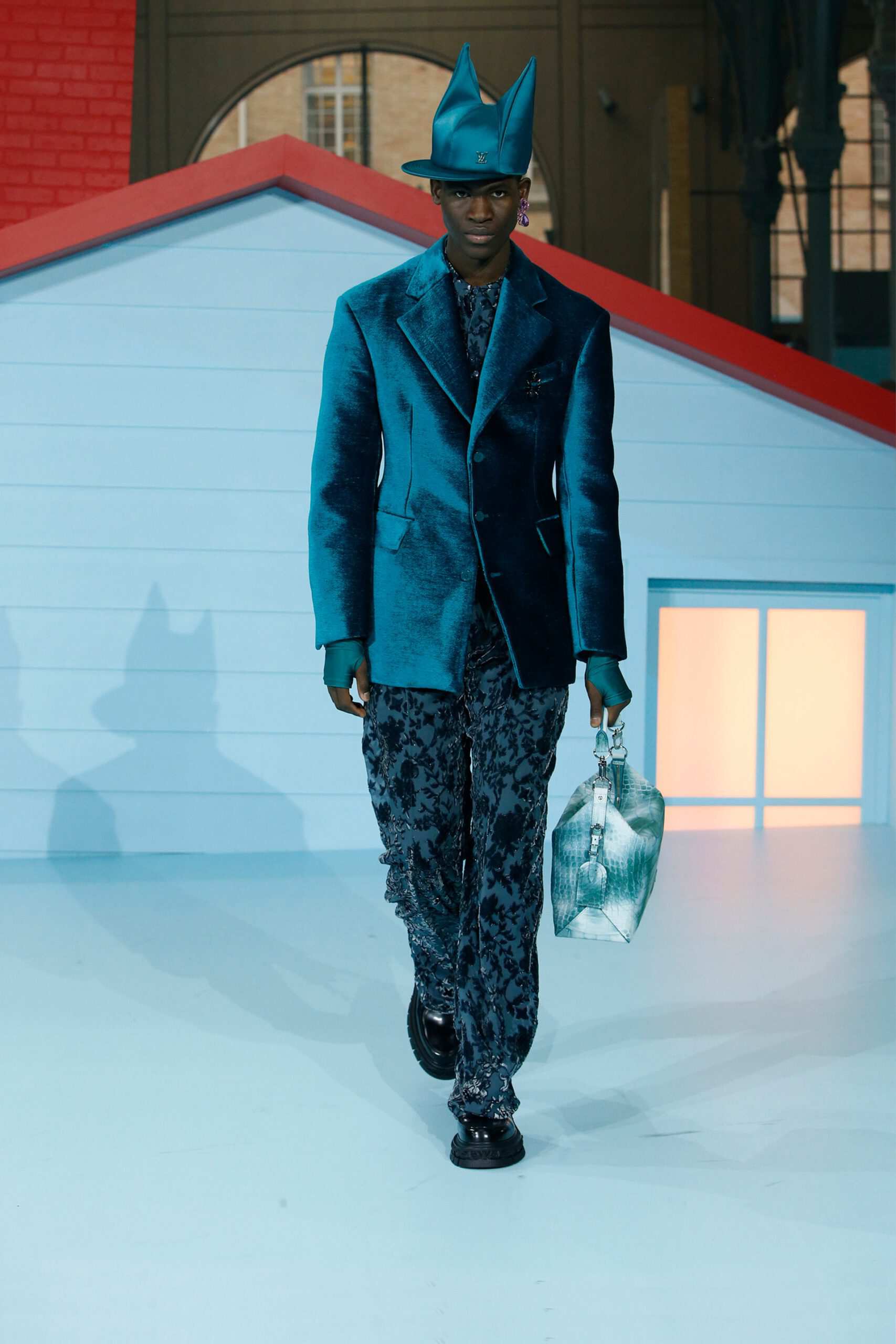 Hinh anh Louis Vuitton Menswear Thu-Đông 2022: Cuộc sống ở thiên đường của Virgil Abloh sẽ ra sao? 49