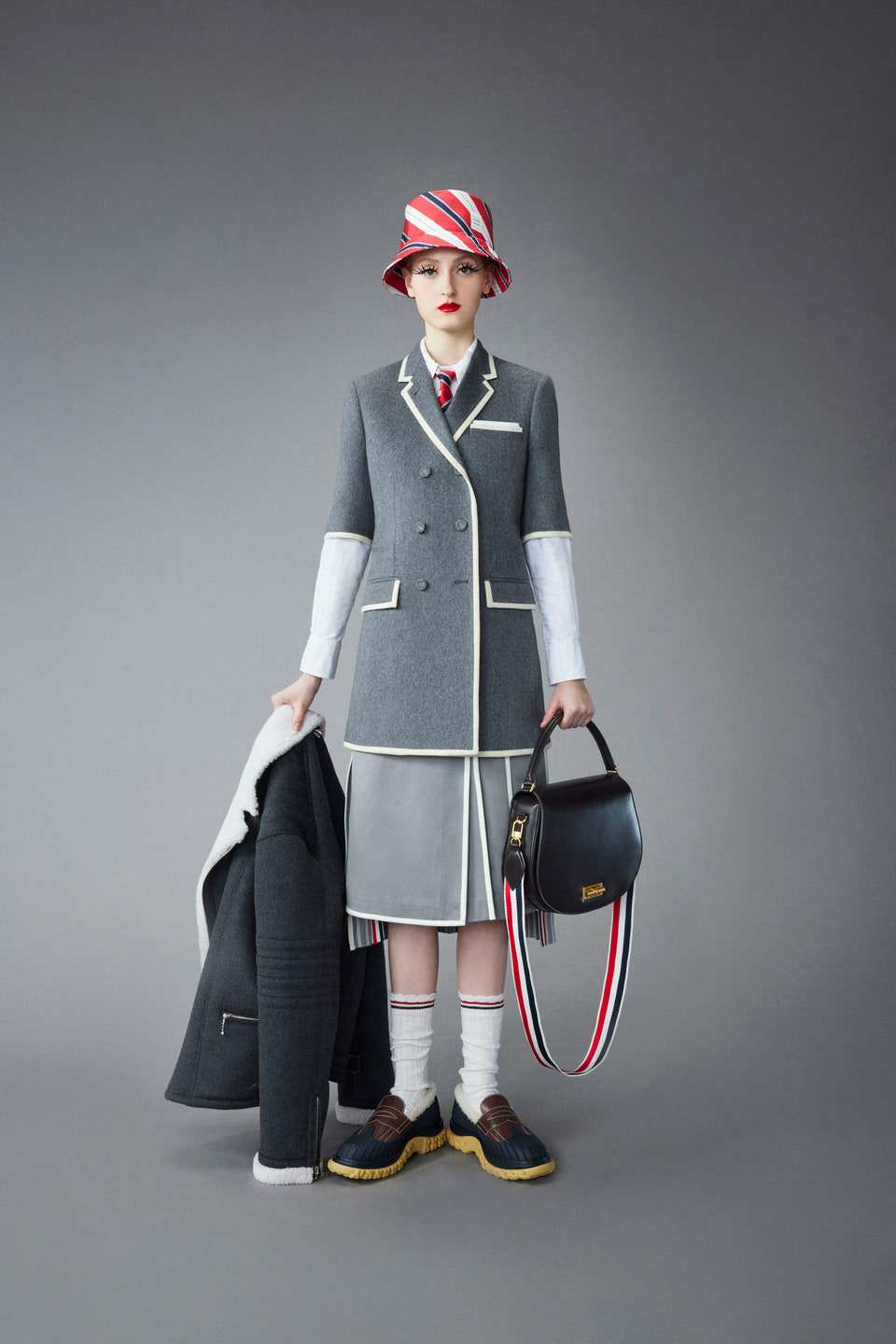 Hinh anh Thom Browne Chớm Thu 2022: Khi “ông hoàng” của đế chế menswear đương đại khẳng định lại vị thế 29