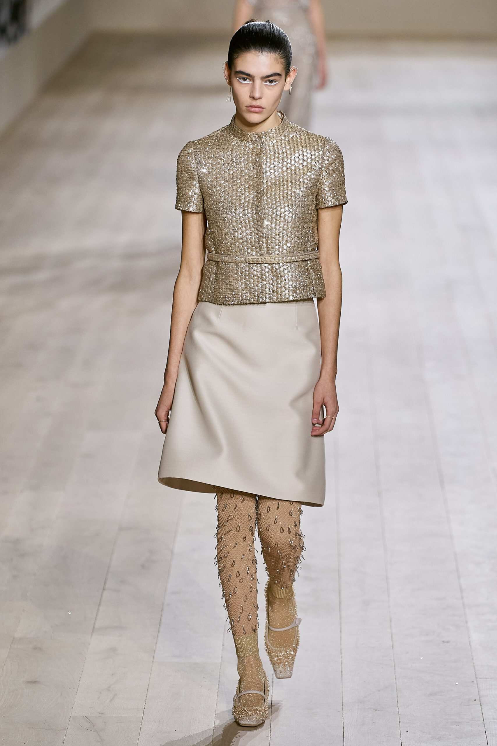 Hinh anh Christian Dior Haute Couture Xuân-Hè 2022: Phá vỡ ranh giới giữa nghệ thuật và thủ công tinh xảo trong địa hạt Haute Couture 25