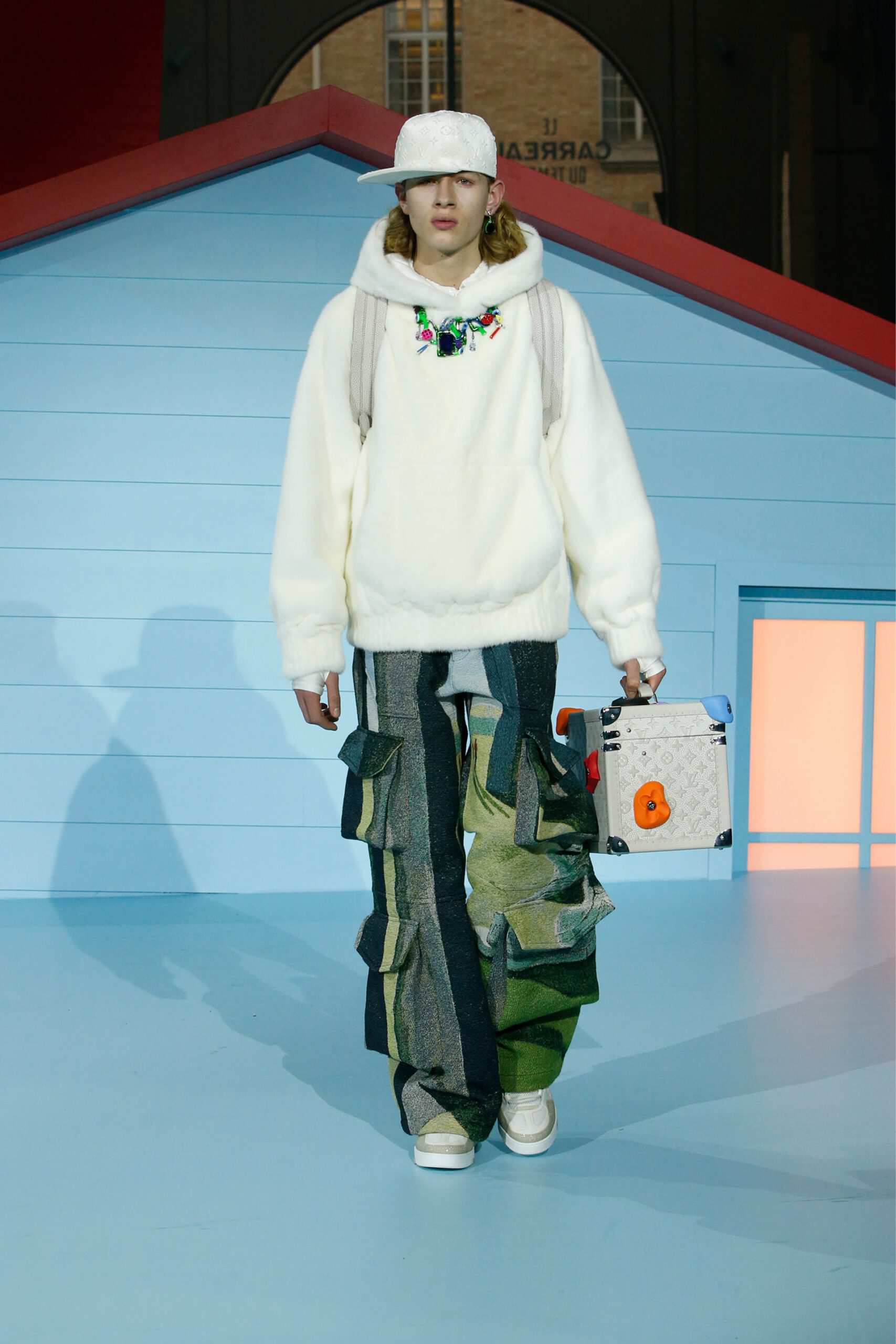 Hinh anh Louis Vuitton Menswear Thu-Đông 2022: Cuộc sống ở thiên đường của Virgil Abloh sẽ ra sao? 47