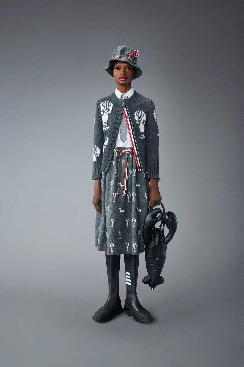 Hinh anh Thom Browne Chớm Thu 2022: Khi “ông hoàng” của đế chế menswear đương đại khẳng định lại vị thế 16