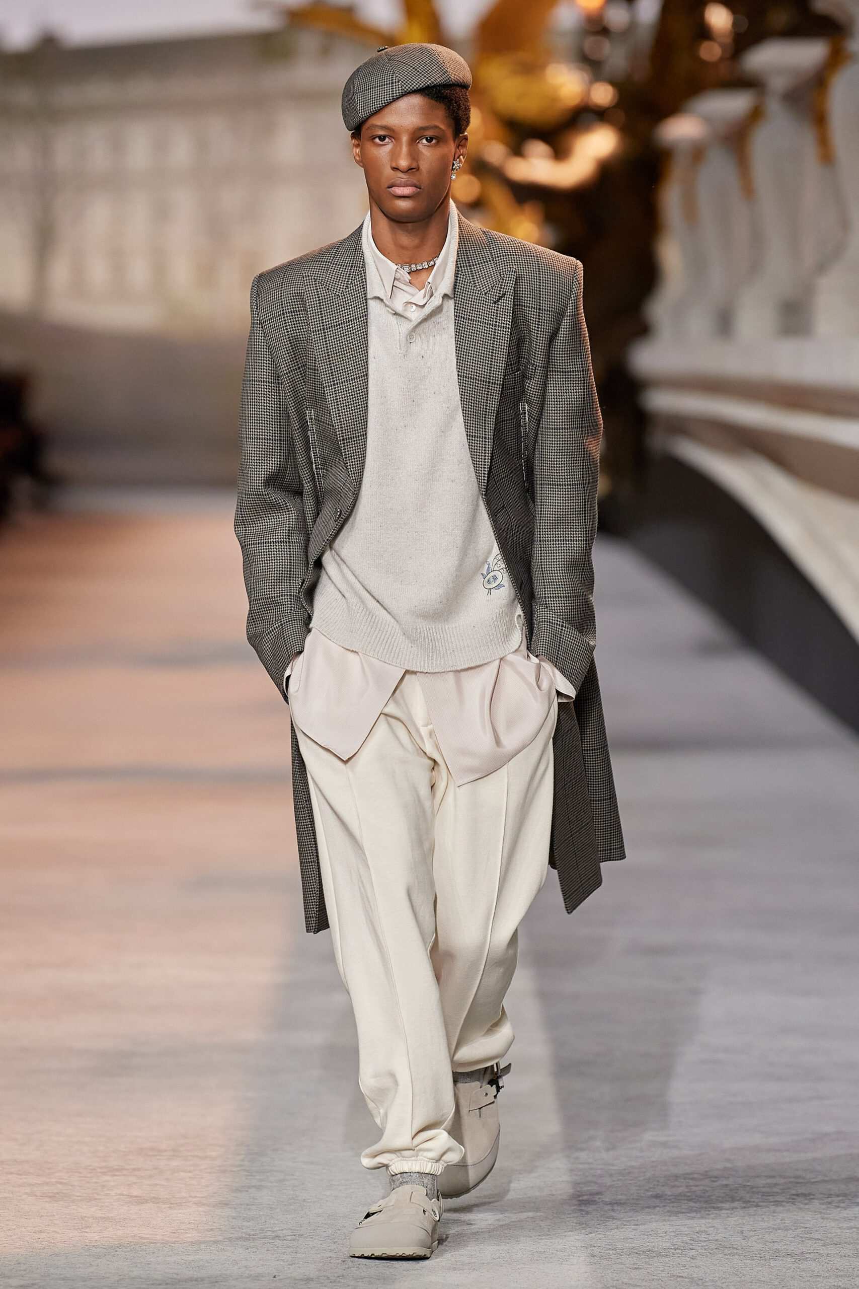 Hinh anh Dior Men Fall 2022/2023: Đường băng kỷ niệm 75 năm ra mắt New Look và 25 năm cống hiến của Stephen Jones tại nhà mốt 7