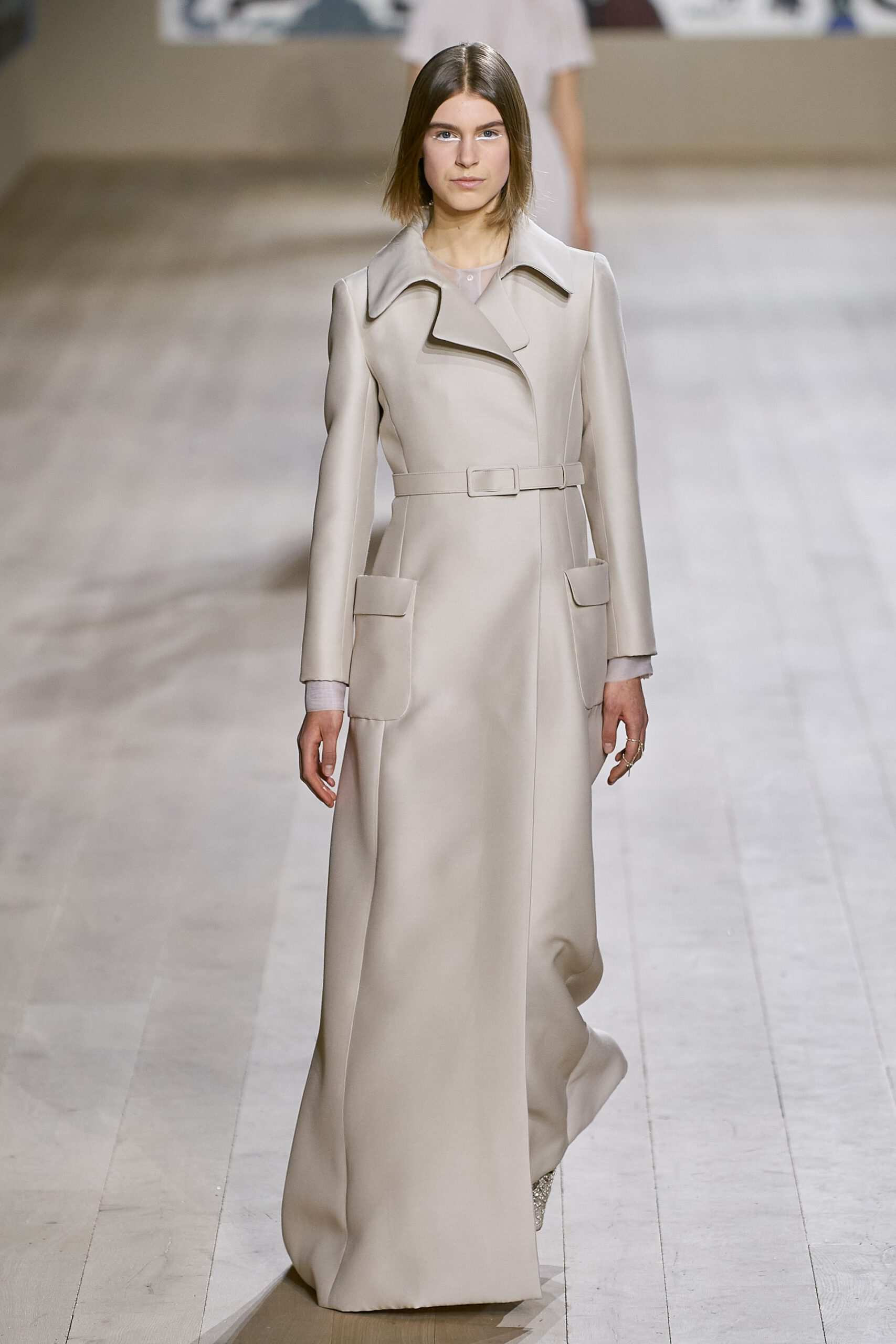 Hinh anh Christian Dior Haute Couture Xuân-Hè 2022: Phá vỡ ranh giới giữa nghệ thuật và thủ công tinh xảo trong địa hạt Haute Couture 44