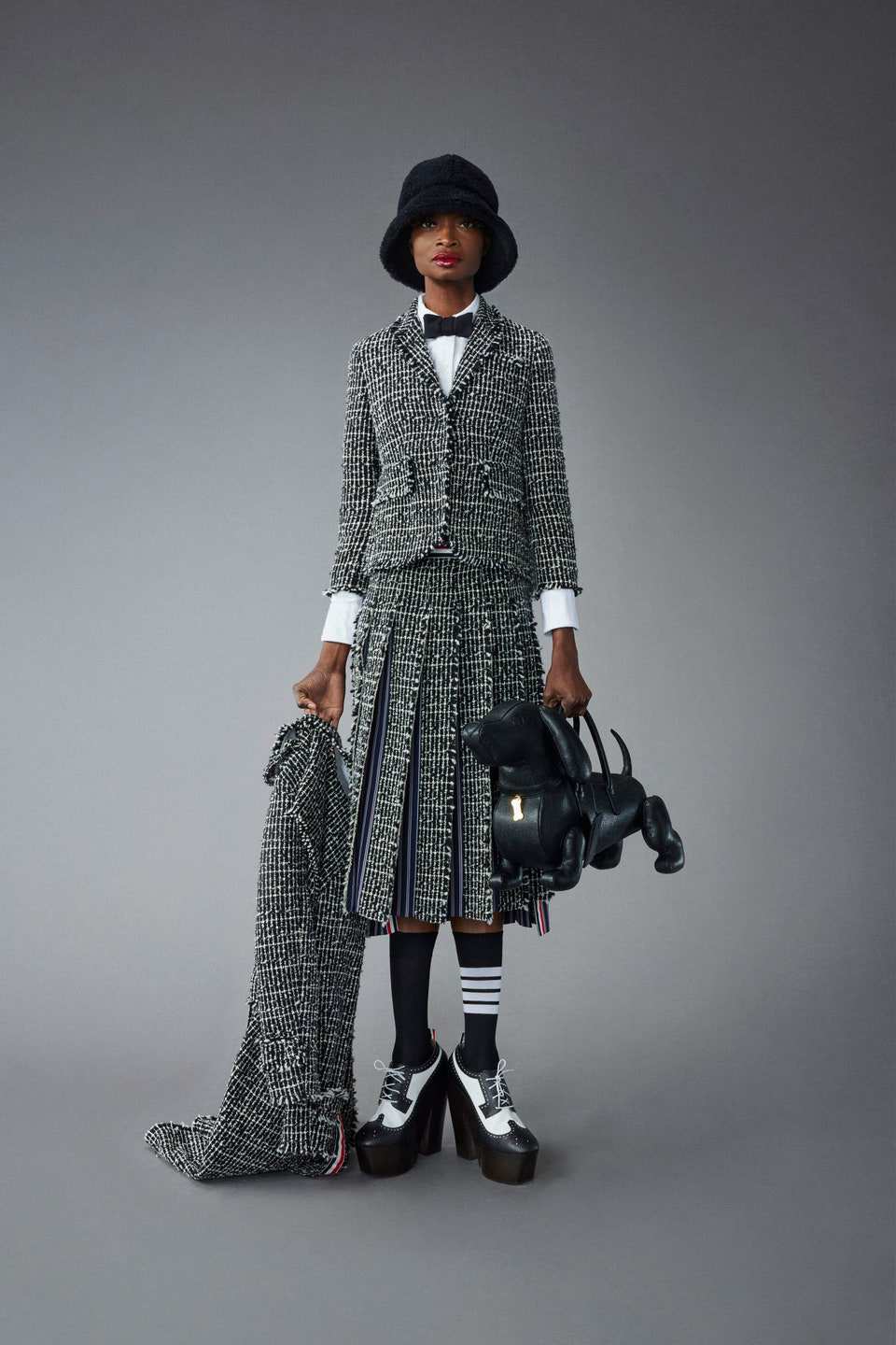 Hinh anh Thom Browne Chớm Thu 2022: Khi “ông hoàng” của đế chế menswear đương đại khẳng định lại vị thế 22
