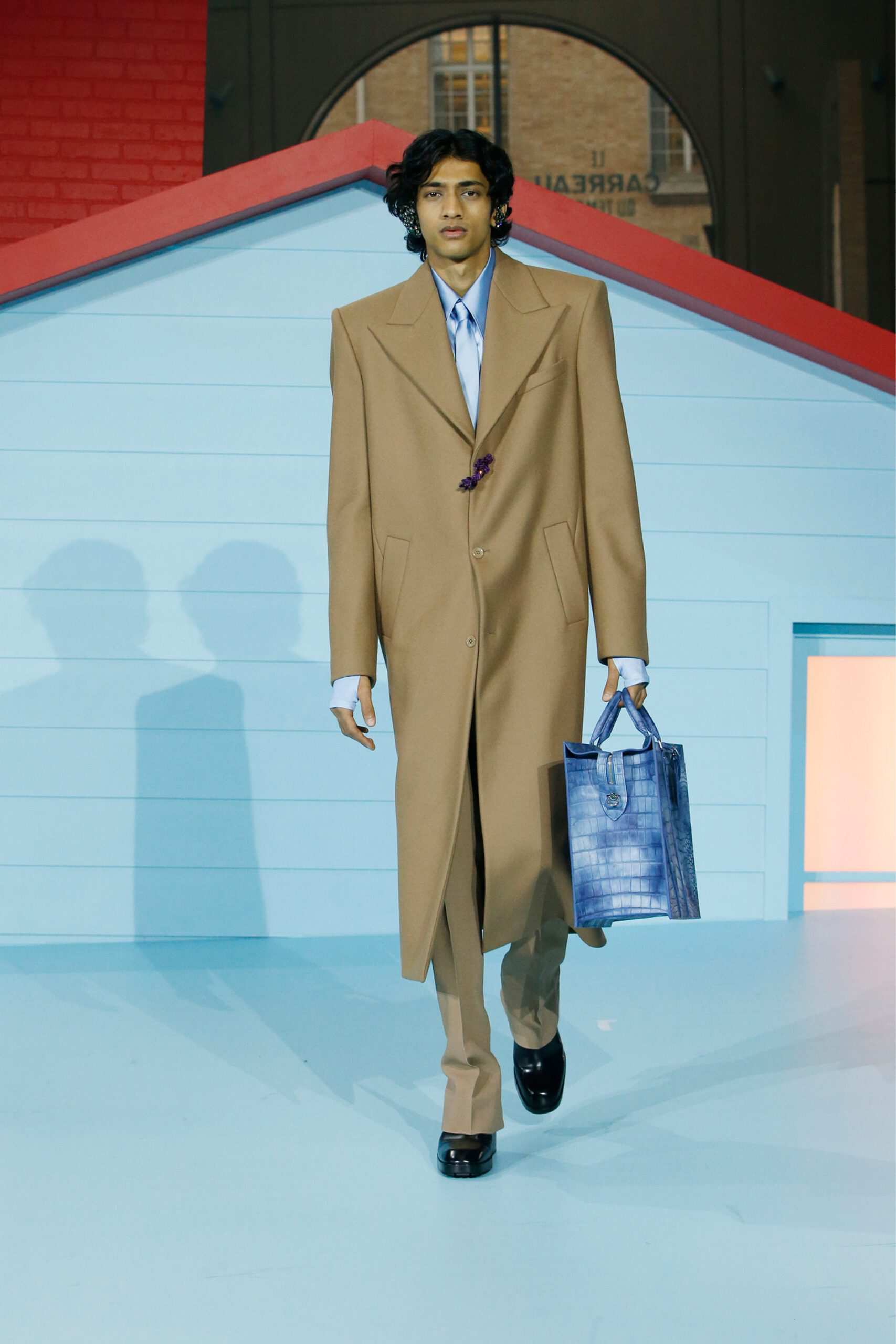 Hinh anh Louis Vuitton Menswear Thu-Đông 2022: Cuộc sống ở thiên đường của Virgil Abloh sẽ ra sao? 45
