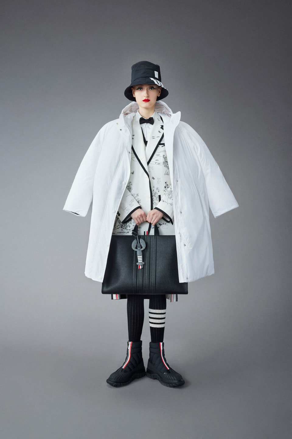 Hinh anh Thom Browne Chớm Thu 2022: Khi “ông hoàng” của đế chế menswear đương đại khẳng định lại vị thế 20