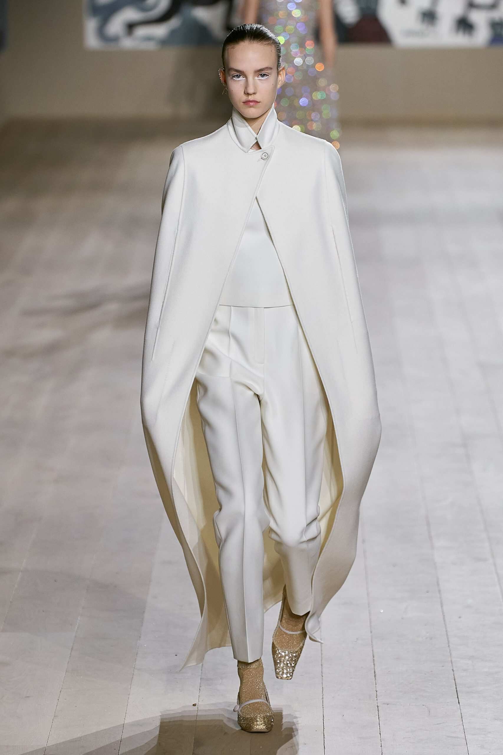 Hinh anh Christian Dior Haute Couture Xuân-Hè 2022: Phá vỡ ranh giới giữa nghệ thuật và thủ công tinh xảo trong địa hạt Haute Couture 28