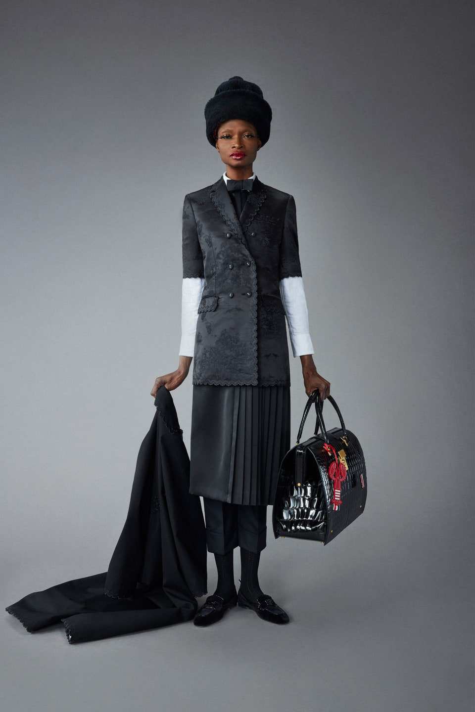 Hinh anh Thom Browne Chớm Thu 2022: Khi “ông hoàng” của đế chế menswear đương đại khẳng định lại vị thế 17