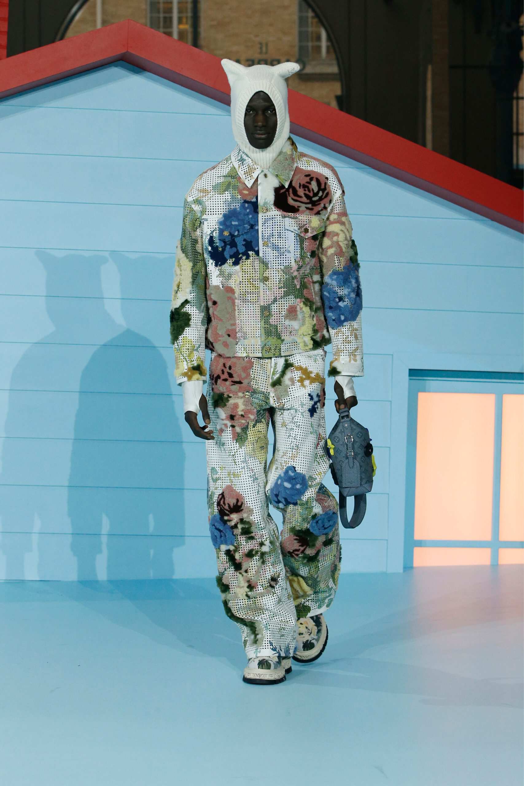 Hinh anh Louis Vuitton Menswear Thu-Đông 2022: Cuộc sống ở thiên đường của Virgil Abloh sẽ ra sao? 33