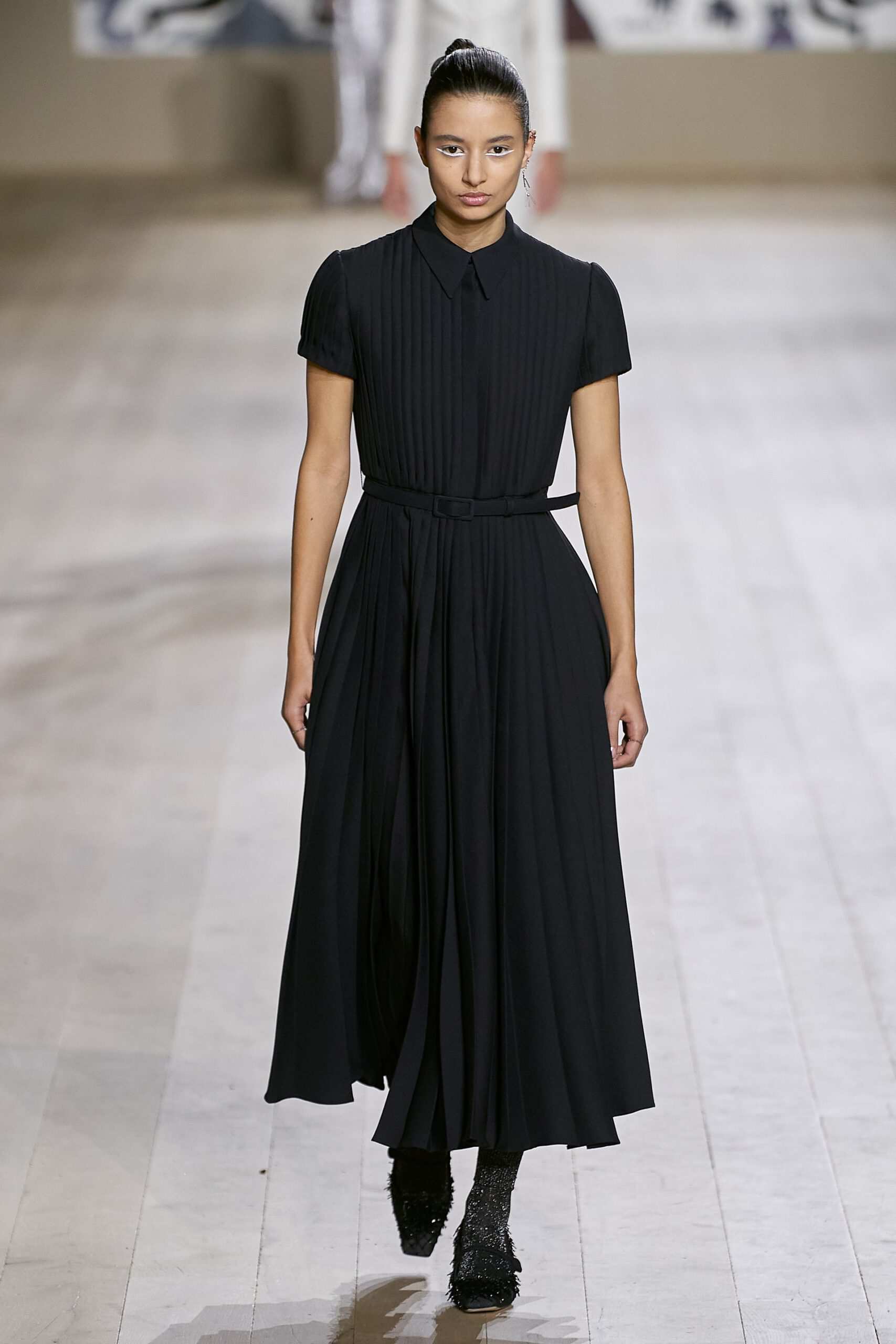 Hinh anh Christian Dior Haute Couture Xuân-Hè 2022: Phá vỡ ranh giới giữa nghệ thuật và thủ công tinh xảo trong địa hạt Haute Couture 42