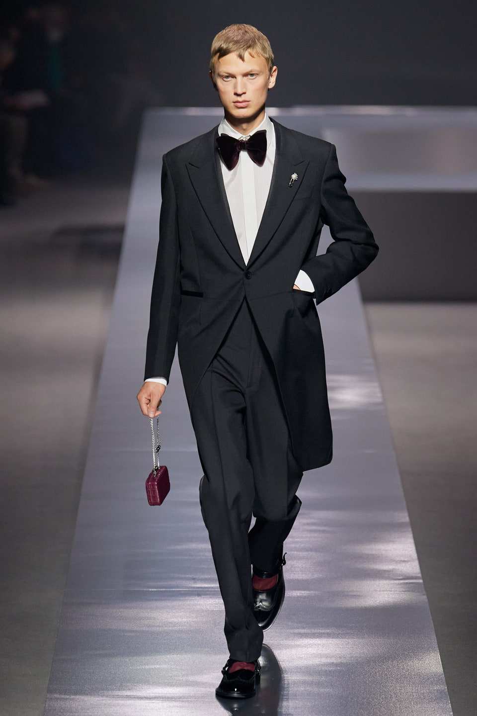 Hinh anh Fendi Menswear Thu-Đông 2022: Những người đàn ông sành điệu, sang trọng trong kỷ nguyên mới 20