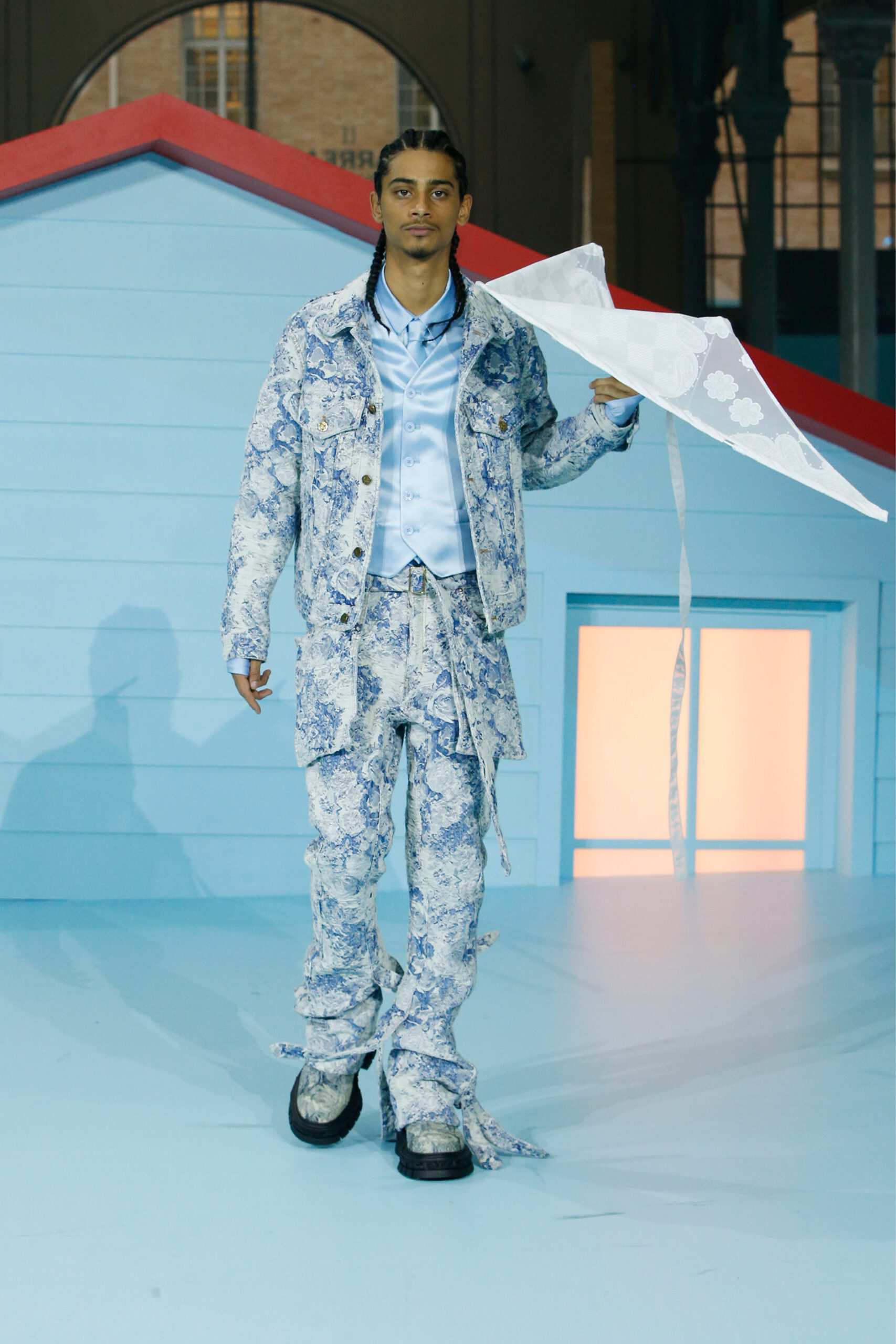Hinh anh Louis Vuitton Menswear Thu-Đông 2022: Cuộc sống ở thiên đường của Virgil Abloh sẽ ra sao? 44