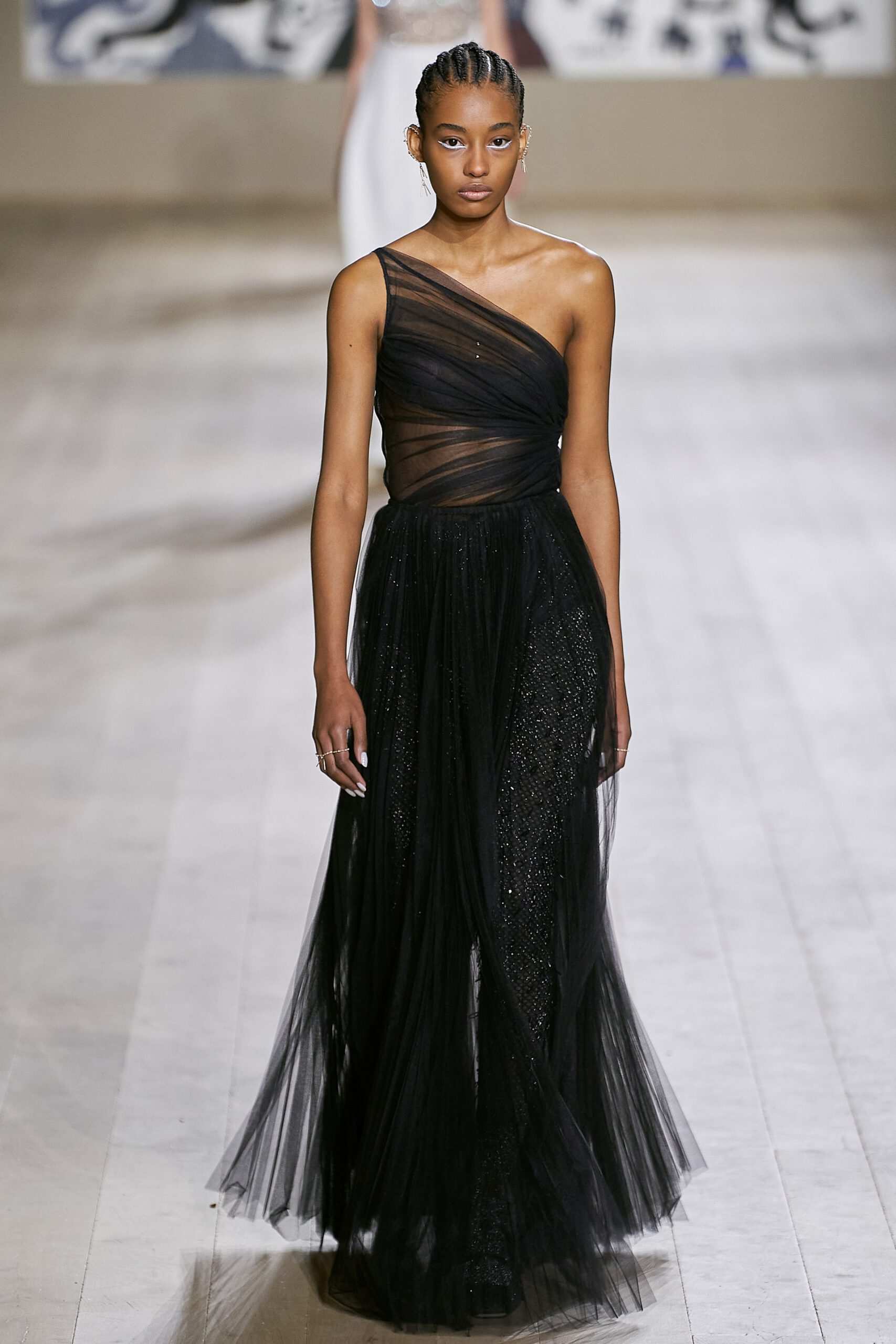 Hinh anh Christian Dior Haute Couture Xuân-Hè 2022: Phá vỡ ranh giới giữa nghệ thuật và thủ công tinh xảo trong địa hạt Haute Couture 5
