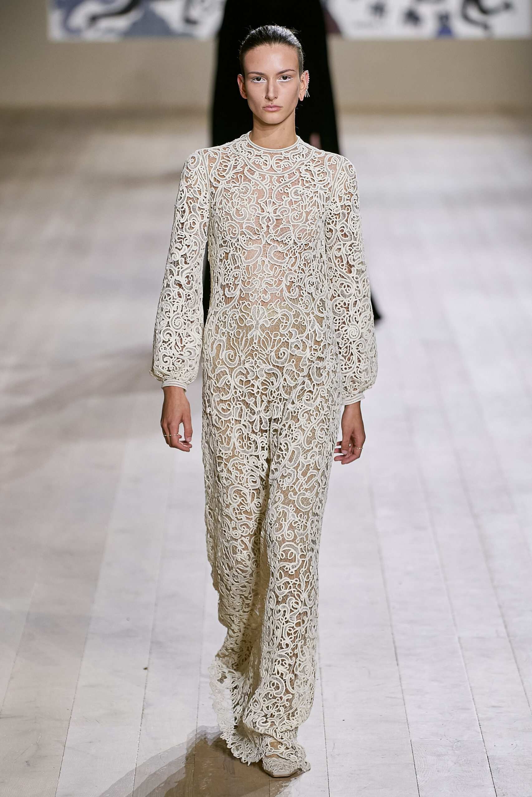 Hinh anh Christian Dior Haute Couture Xuân-Hè 2022: Phá vỡ ranh giới giữa nghệ thuật và thủ công tinh xảo trong địa hạt Haute Couture 10