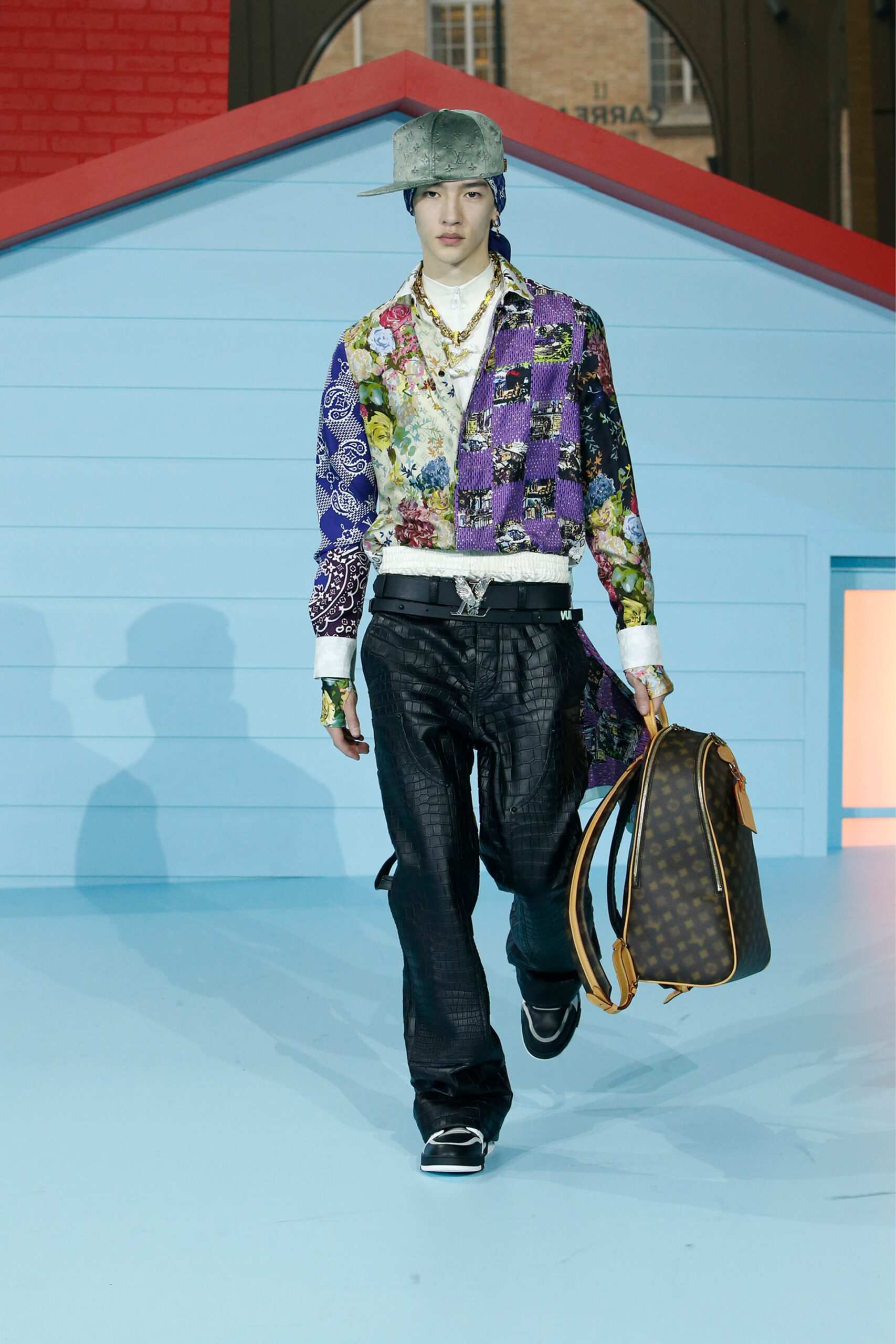 Hinh anh Louis Vuitton Menswear Thu-Đông 2022: Cuộc sống ở thiên đường của Virgil Abloh sẽ ra sao? 42