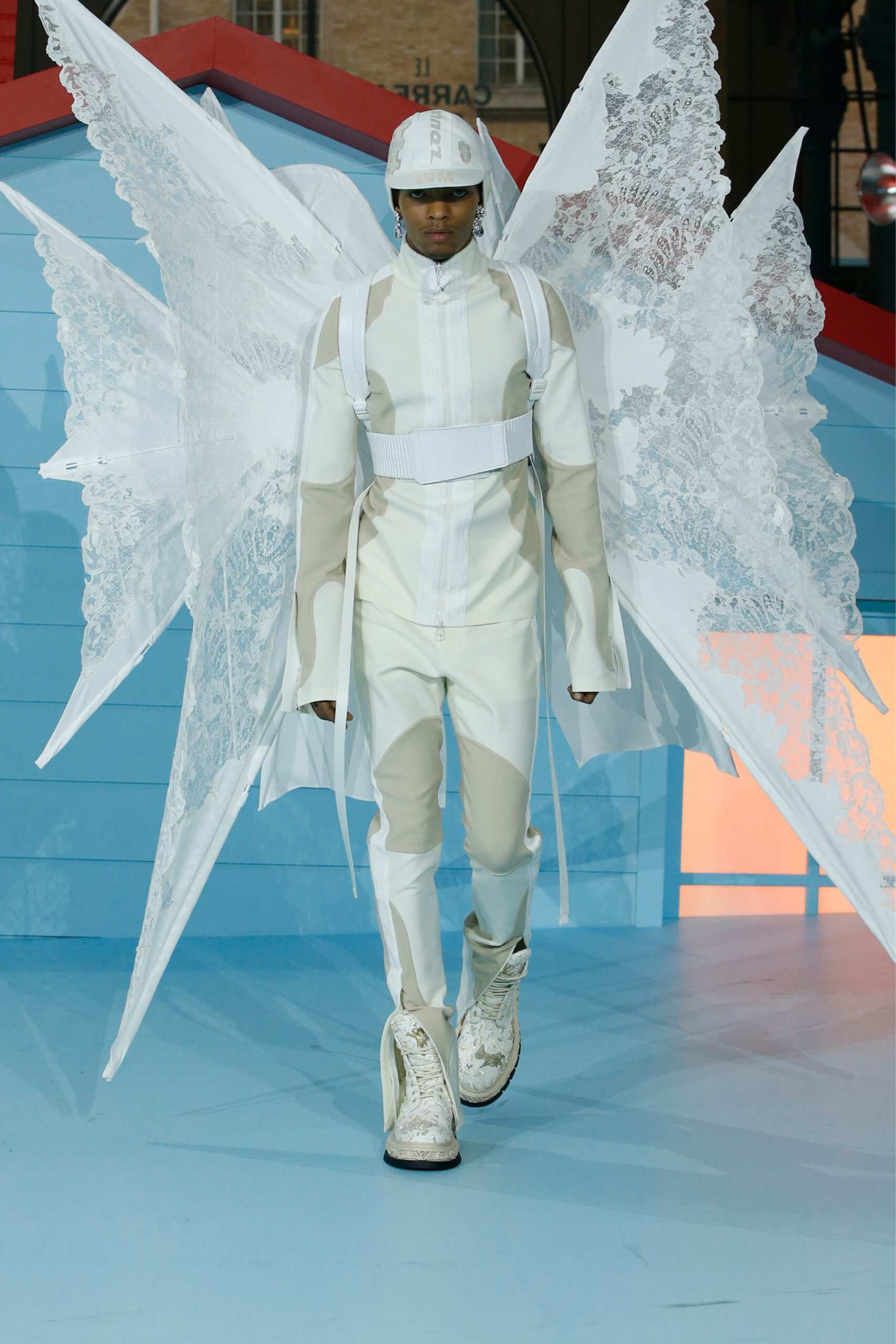 Hinh anh Louis Vuitton Menswear Thu-Đông 2022: Cuộc sống ở thiên đường của Virgil Abloh sẽ ra sao? 11