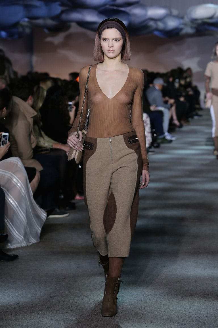 Hinh anh Cách Kendall Jenner vươn lên trở thành siêu mẫu được trả lương cao nhất thế giới 4