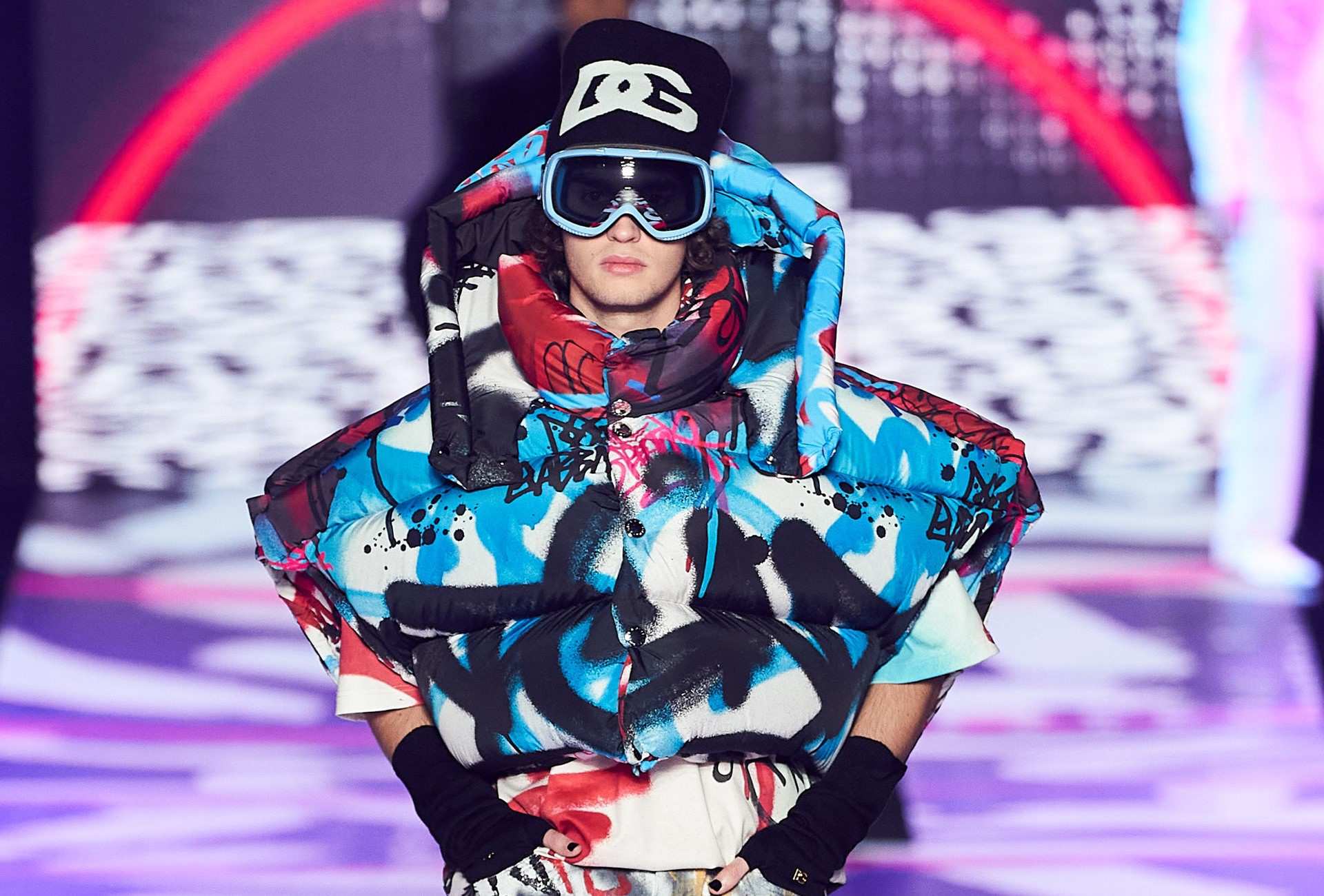 Dolce & Gabbana Menswear Thu-Đông 2022: Tủ quần áo “điên loạn, ngông cuồng” cho thế hệ mới