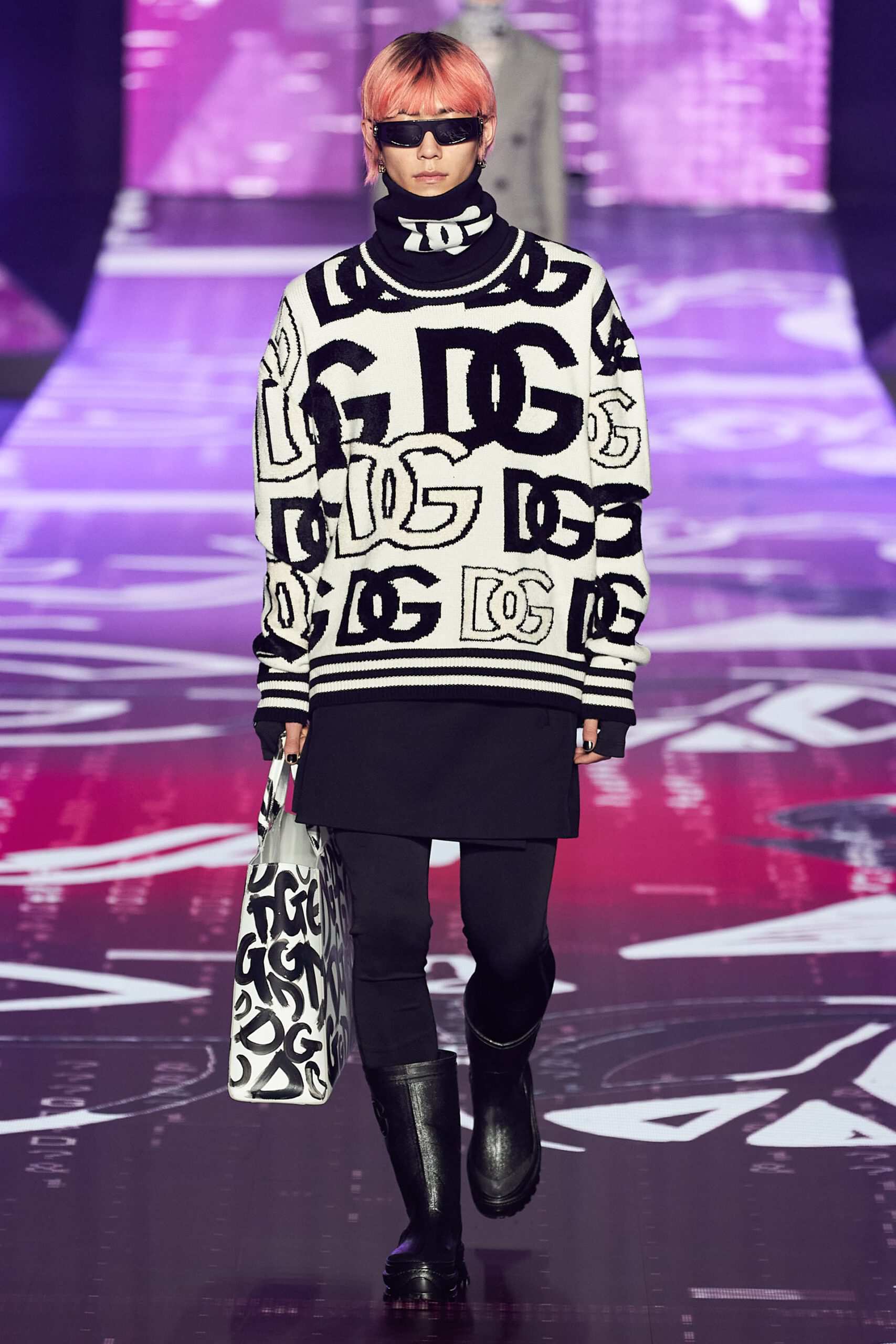 Hinh anh Dolce & Gabbana Menswear Thu-Đông 2022: Tủ quần áo “điên loạn, ngông cuồng” cho thế hệ mới 26