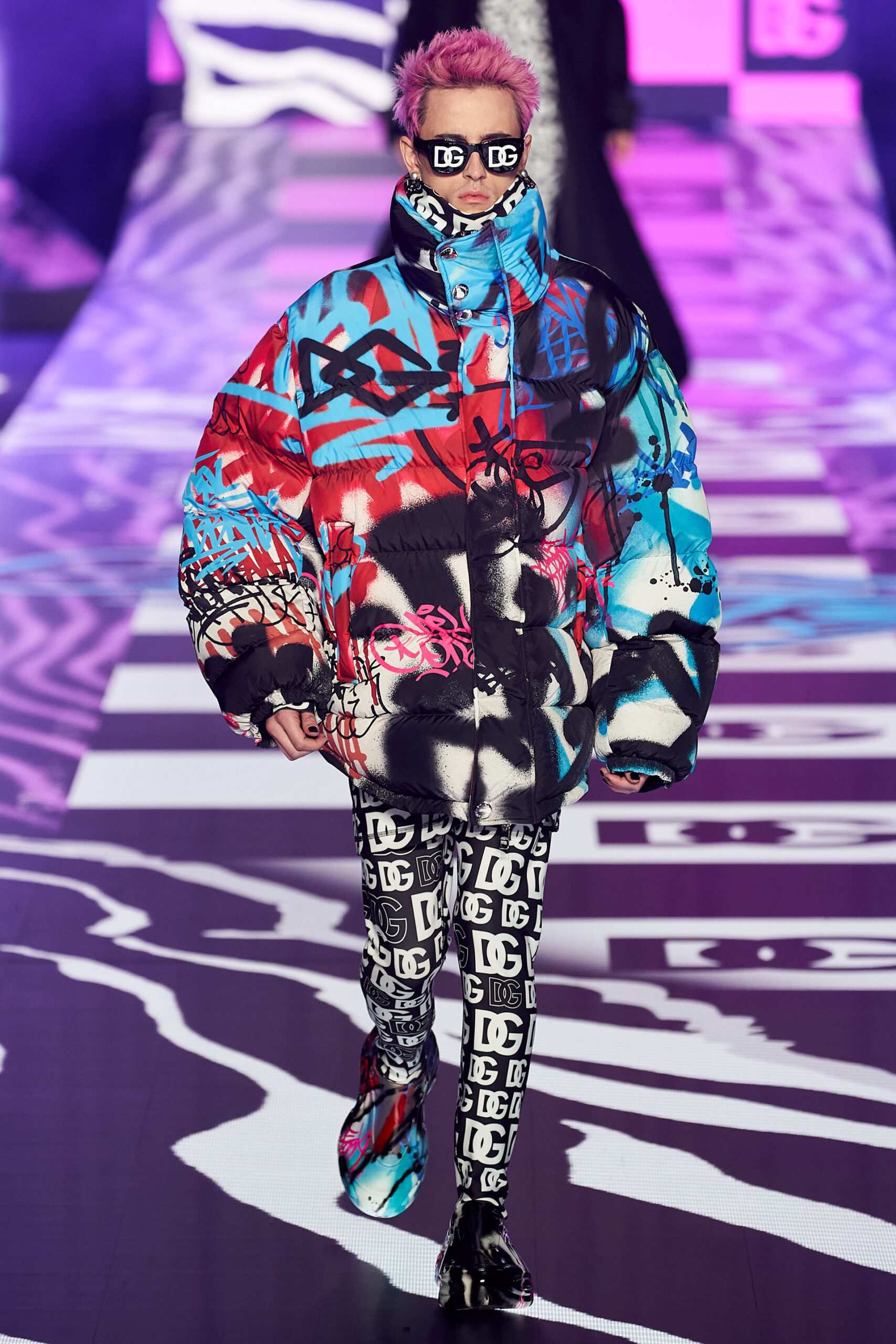 Hinh anh Dolce & Gabbana Menswear Thu-Đông 2022: Tủ quần áo “điên loạn, ngông cuồng” cho thế hệ mới 22