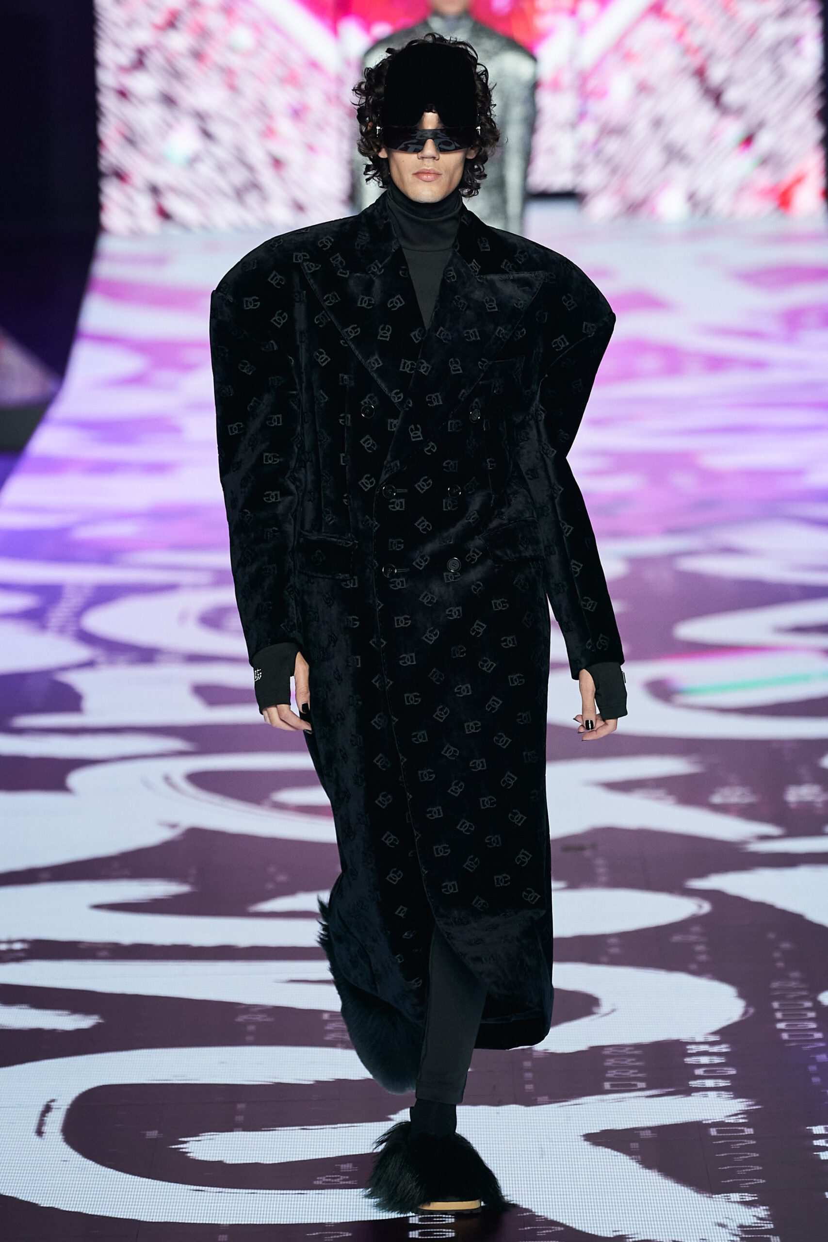 Hinh anh Dolce & Gabbana Menswear Thu-Đông 2022: Tủ quần áo “điên loạn, ngông cuồng” cho thế hệ mới 10
