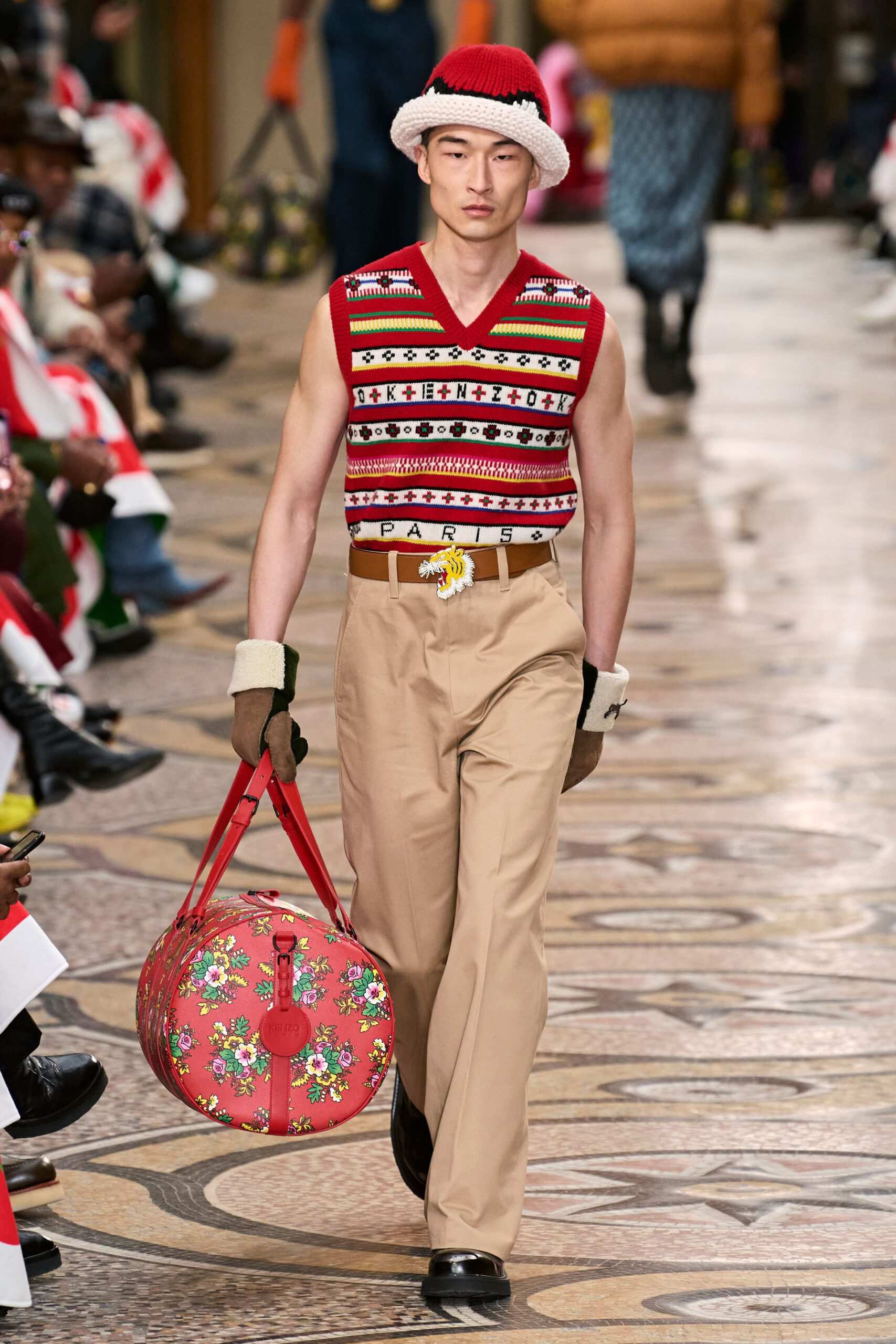 Hinh anh KENZO Menswear Thu Đông 2022: “Cha đỡ đầu” của đế chế street style Nhật Bản ra mắt BST đầu tiên tại Kenzo 33
