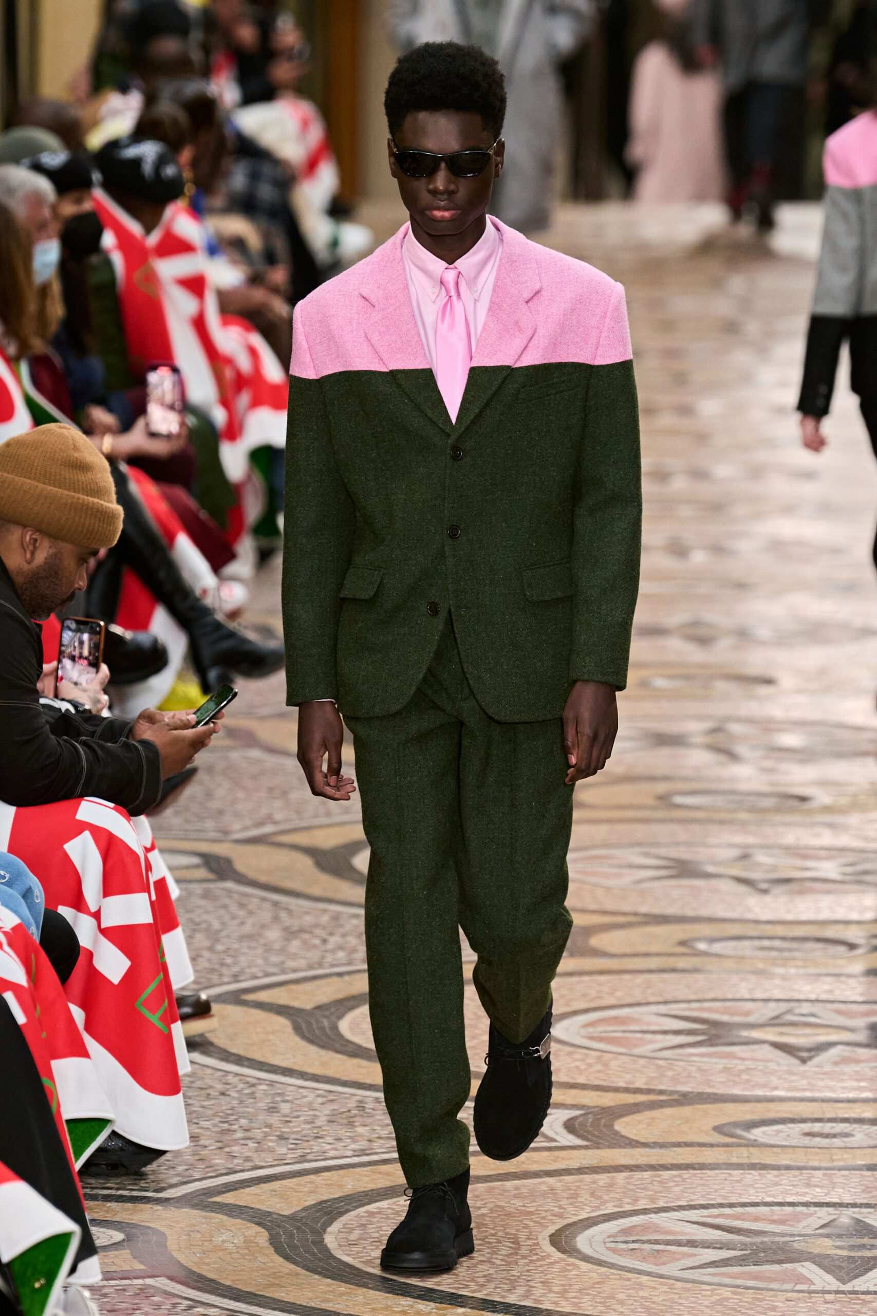 Hinh anh KENZO Menswear Thu Đông 2022: “Cha đỡ đầu” của đế chế street style Nhật Bản ra mắt BST đầu tiên tại Kenzo 15