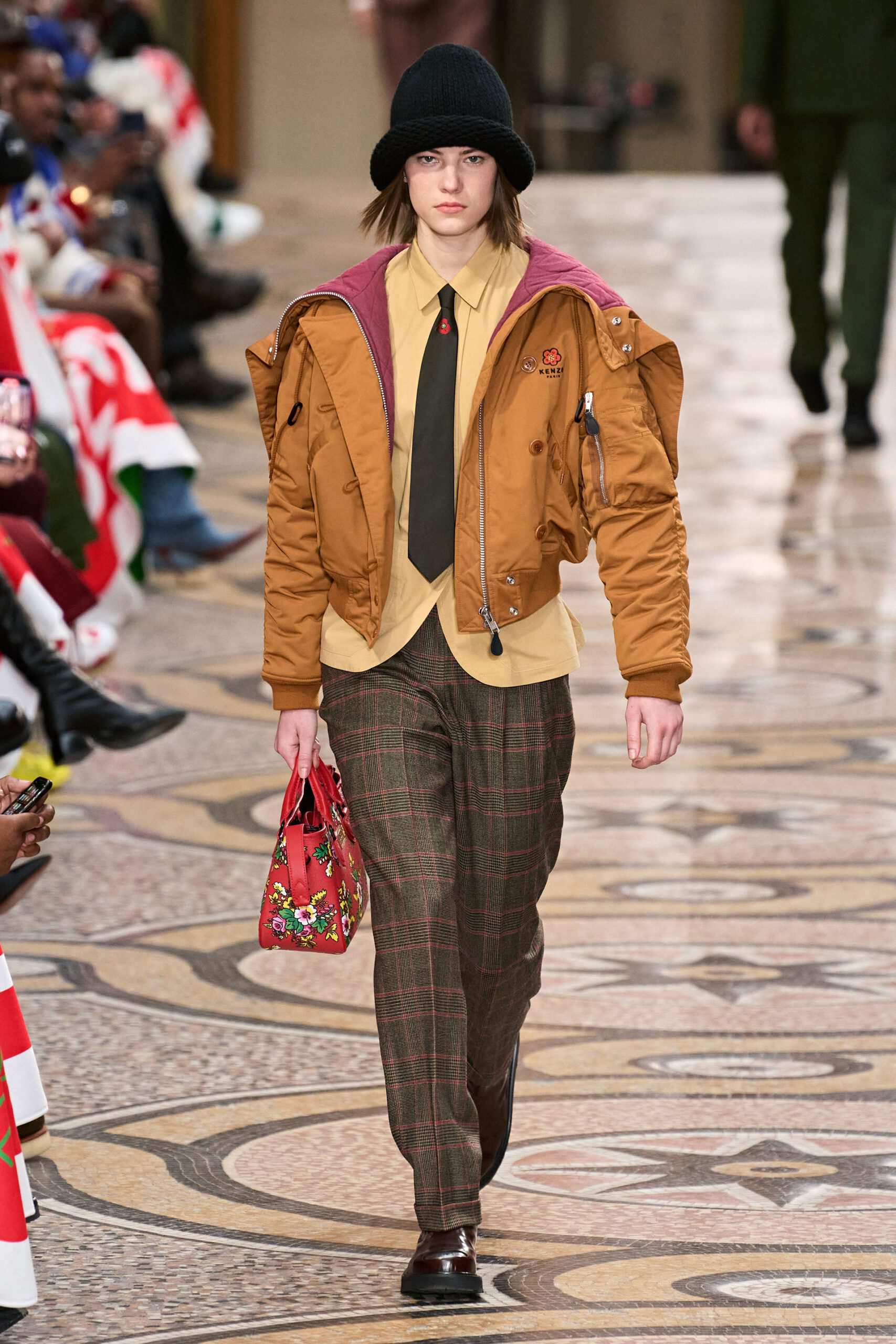Hinh anh KENZO Menswear Thu Đông 2022: “Cha đỡ đầu” của đế chế street style Nhật Bản ra mắt BST đầu tiên tại Kenzo 16