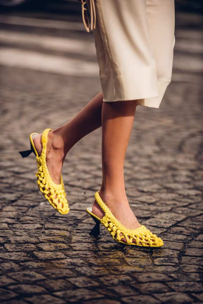 Hinh anh Thanh lịch cùng những đôi Slingback đậm chất thập niên 80 3