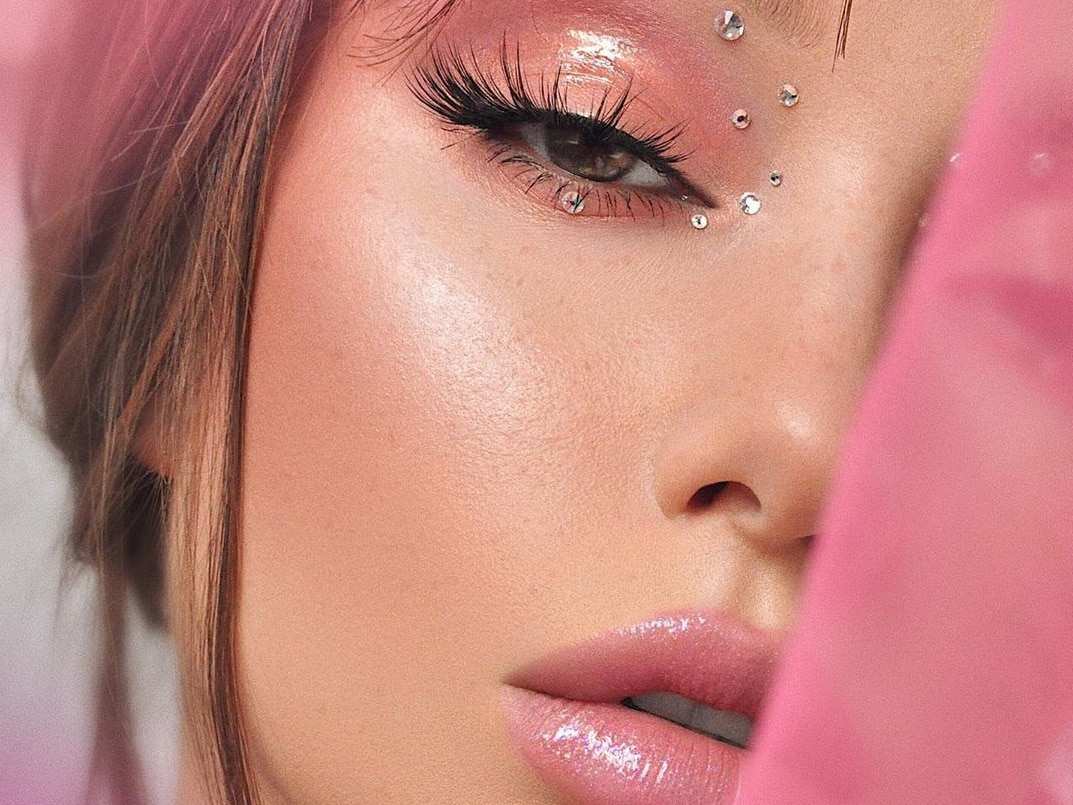 Layout makeup “Euphoria” một lần nữa khuấy đảo giới làm đẹp