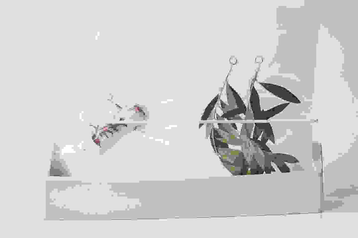 Keef Palas: Trang sức làm từ bông vải, búp tỏi và ớt khô