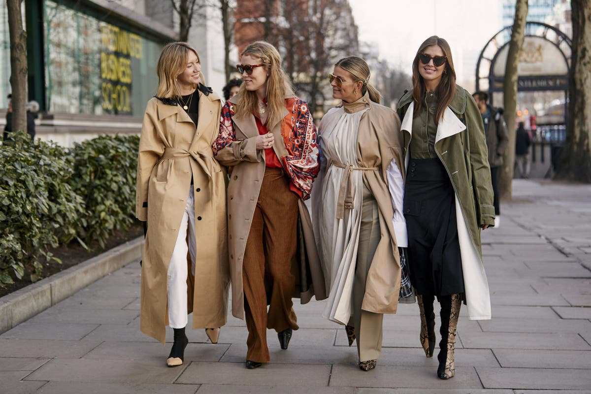 [Fashion Jobs of the Week] Việc làm thời trang tại A way to green, AVA Fashion và CAMELIA BRAND