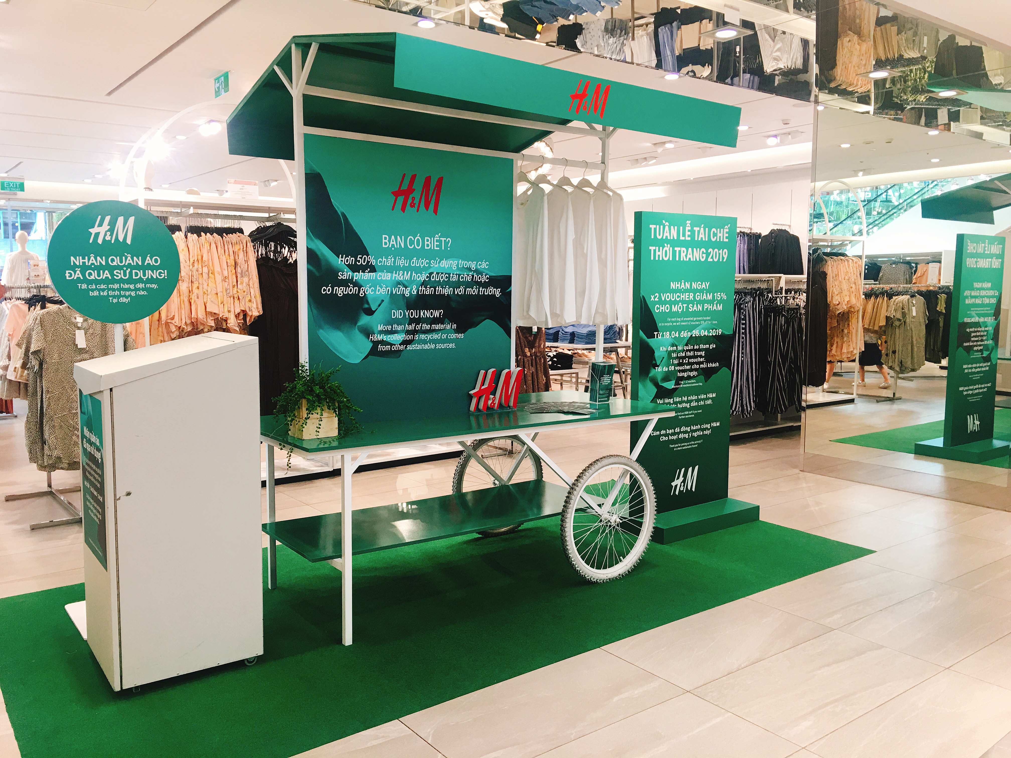 Tái sinh tủ quần áo cũ với chương trình "Thu Gom Quần Áo Cũ" tại H&M