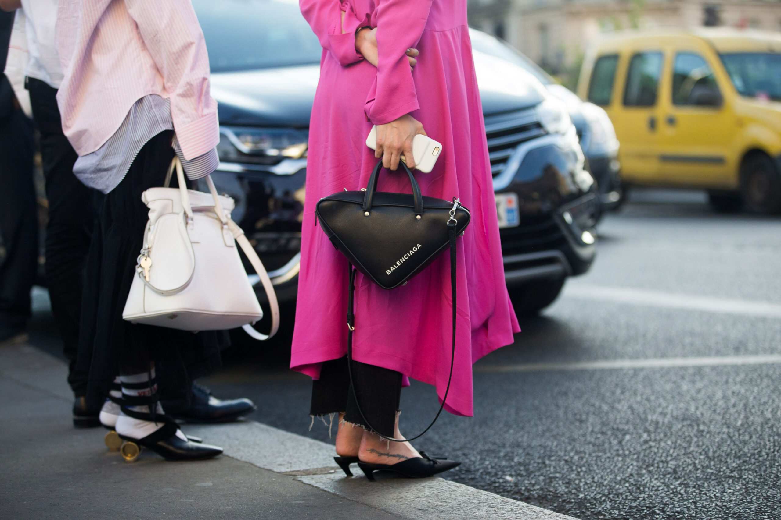 Hinh anh Gucci, Balenciaga và Burberry bắt đầu quyên góp vì hòa bình thế giới 3
