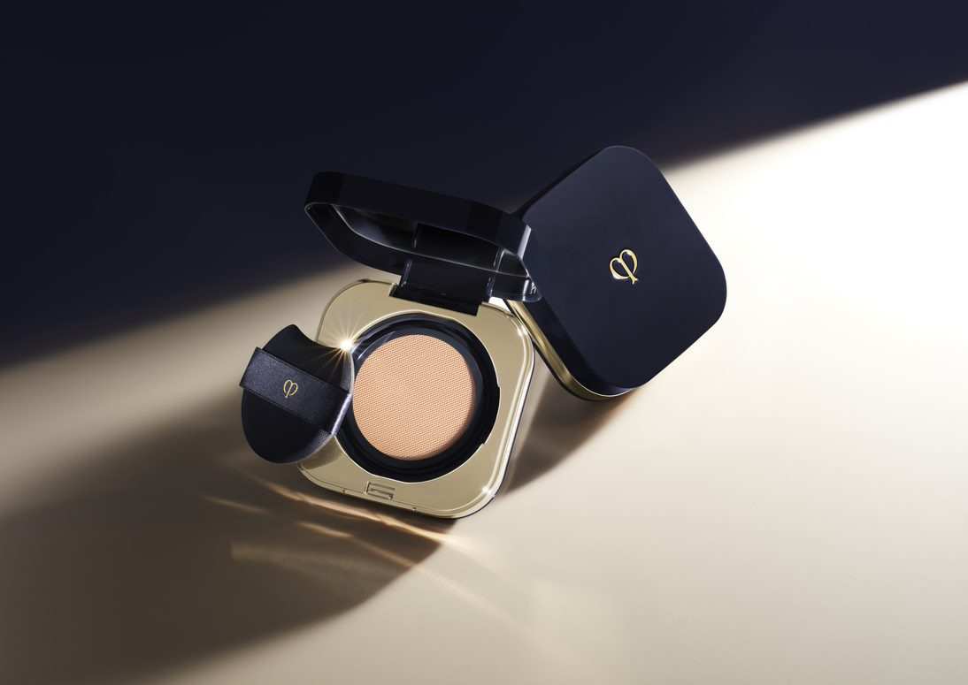 Clé de Peau Beauté Kỉ niệm 40 năm với sự ra mắt của phấn nước Radiant Cushion Foundation Natural