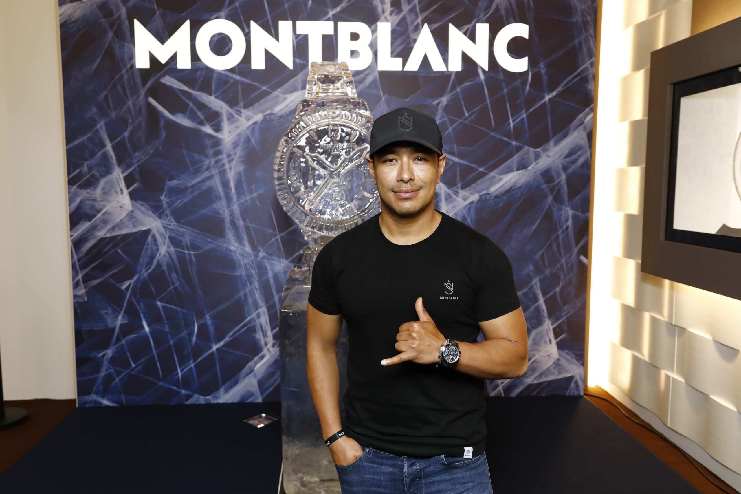 Hinh anh Đồng hồ Montblance 1858 Geosphere Chronograph 0 oxygen: Cú bắt tay giữa Montblanc và nhà leo núi Nimsdai Purja 1