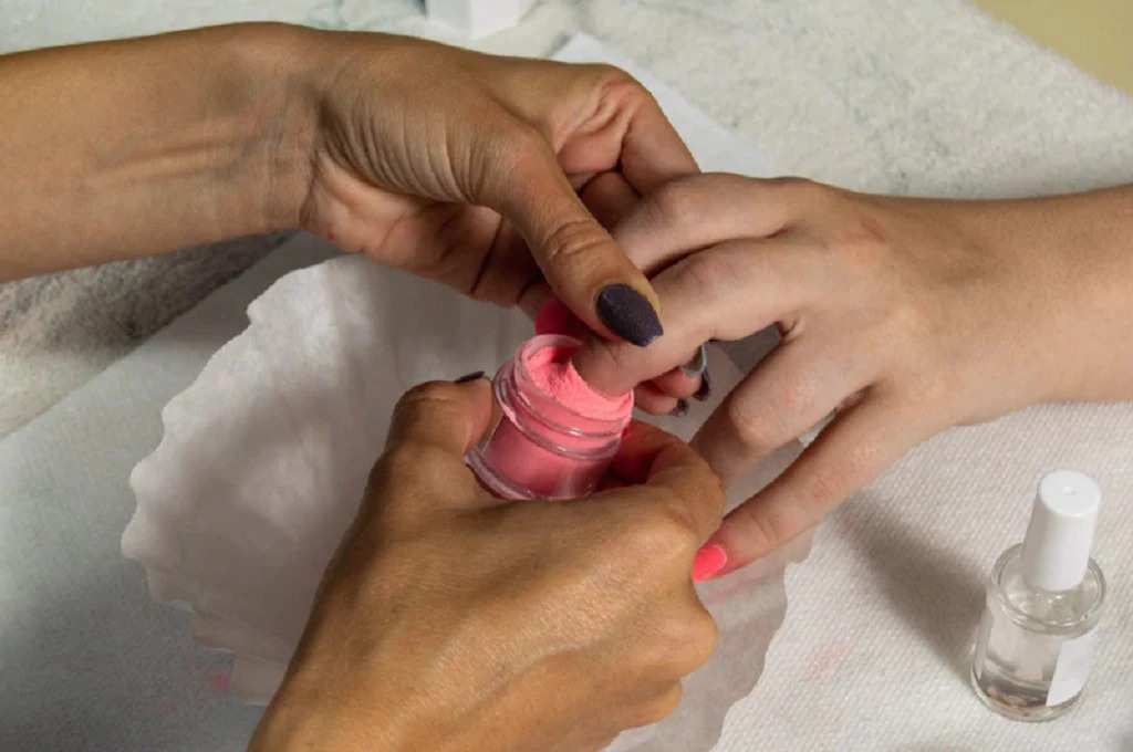 Hinh anh Bột nhúng (Dip Powder Manicure) 1