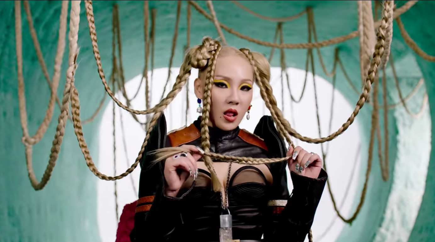 Bím tóc “nữ thần rắn” Medusa khuấy động mùa Hè 