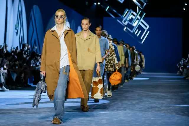 Fendi Men Spring 2023: Những anh chàng phóng túng cùng tủ quần áo thường nhật quyến rũ